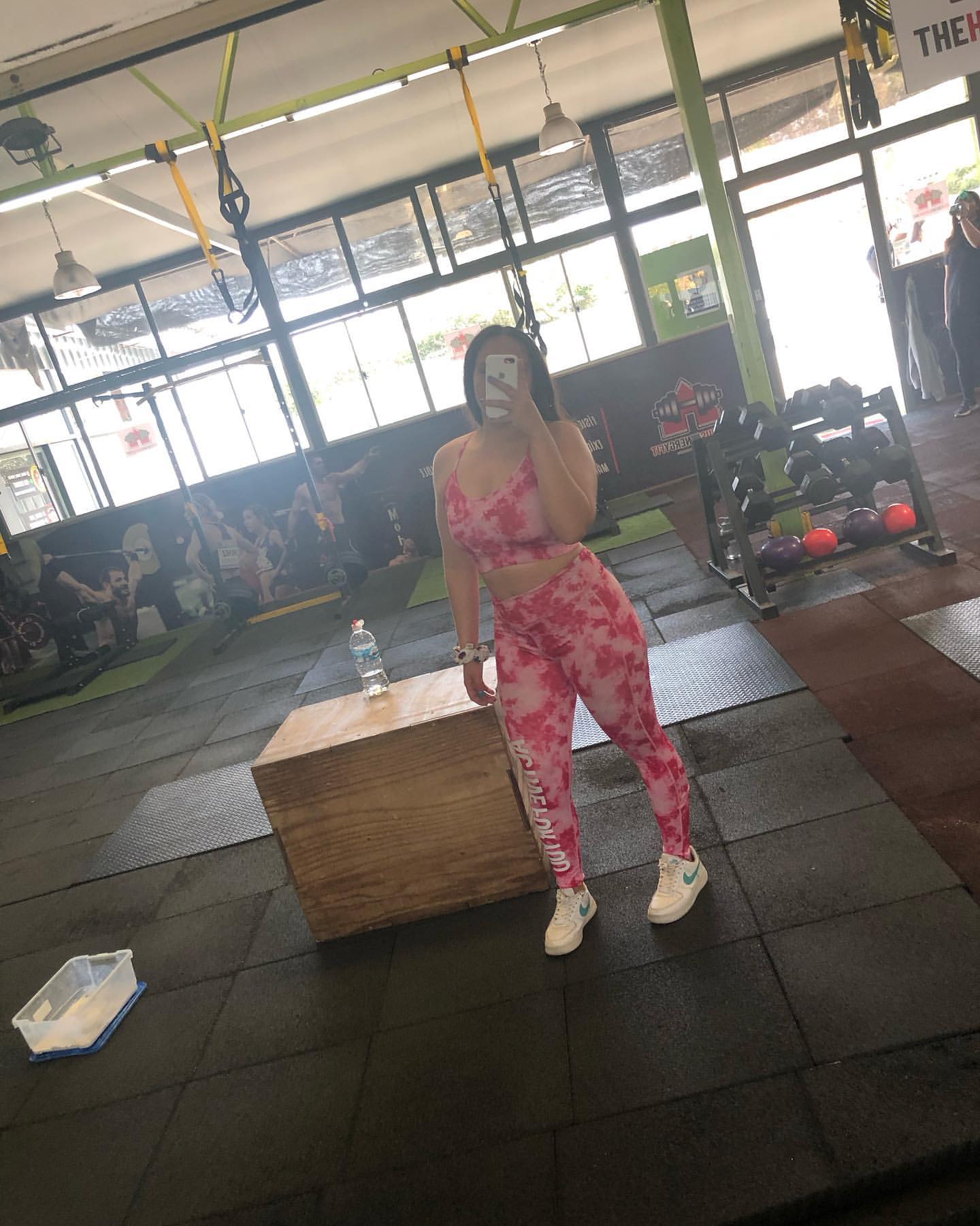 Instagram: daafnee_zf