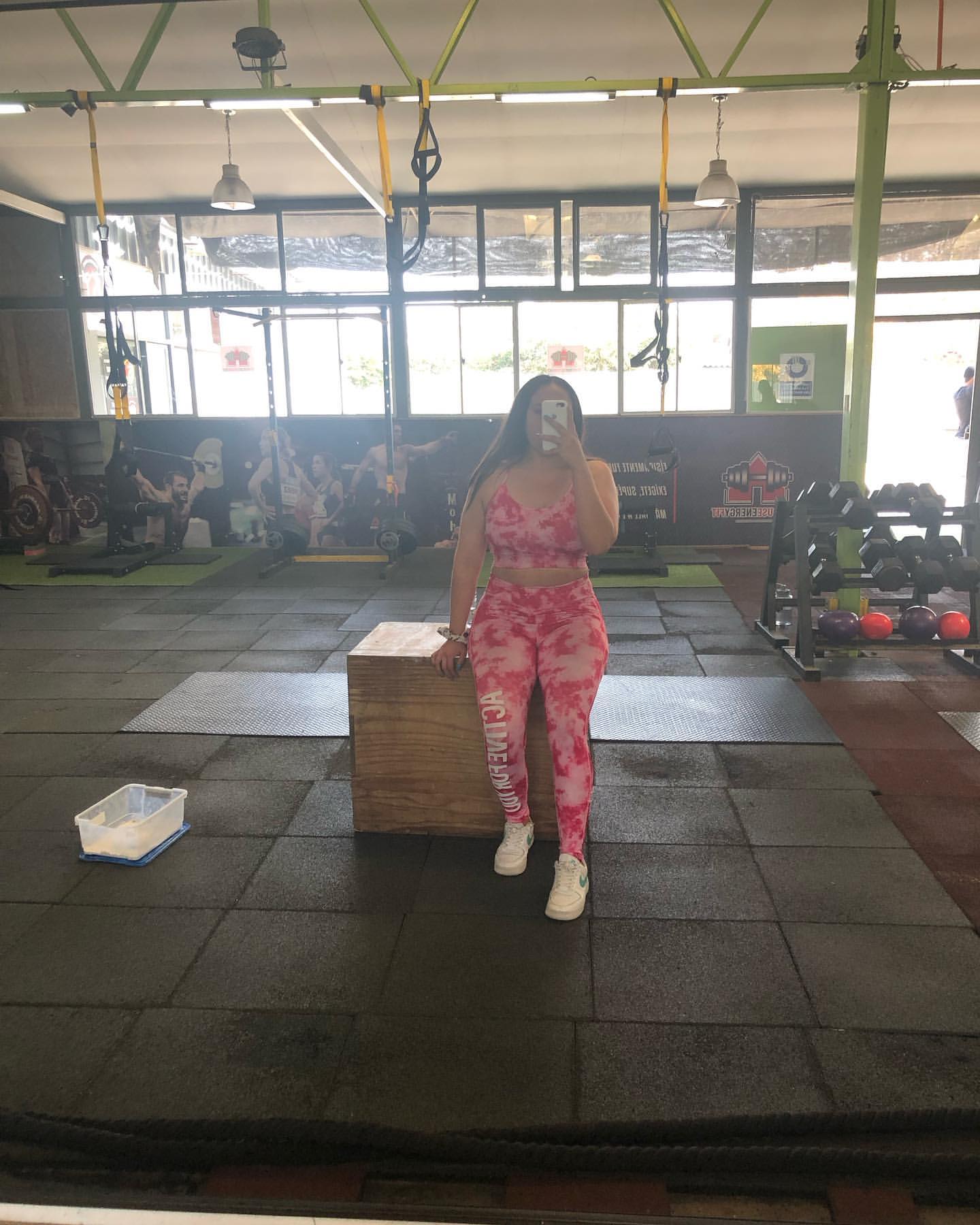 Instagram: daafnee_zf