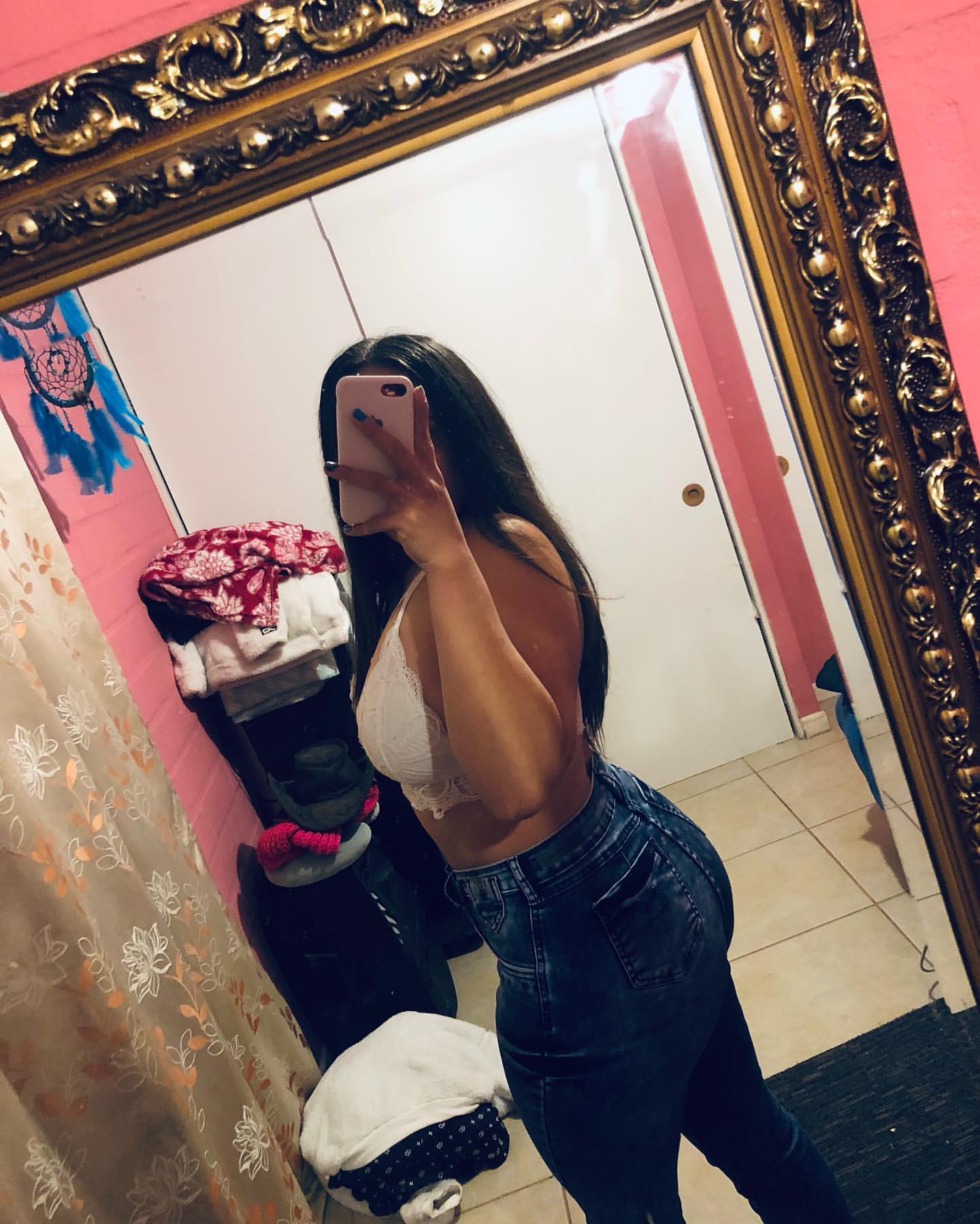 Instagram: daafnee_zf