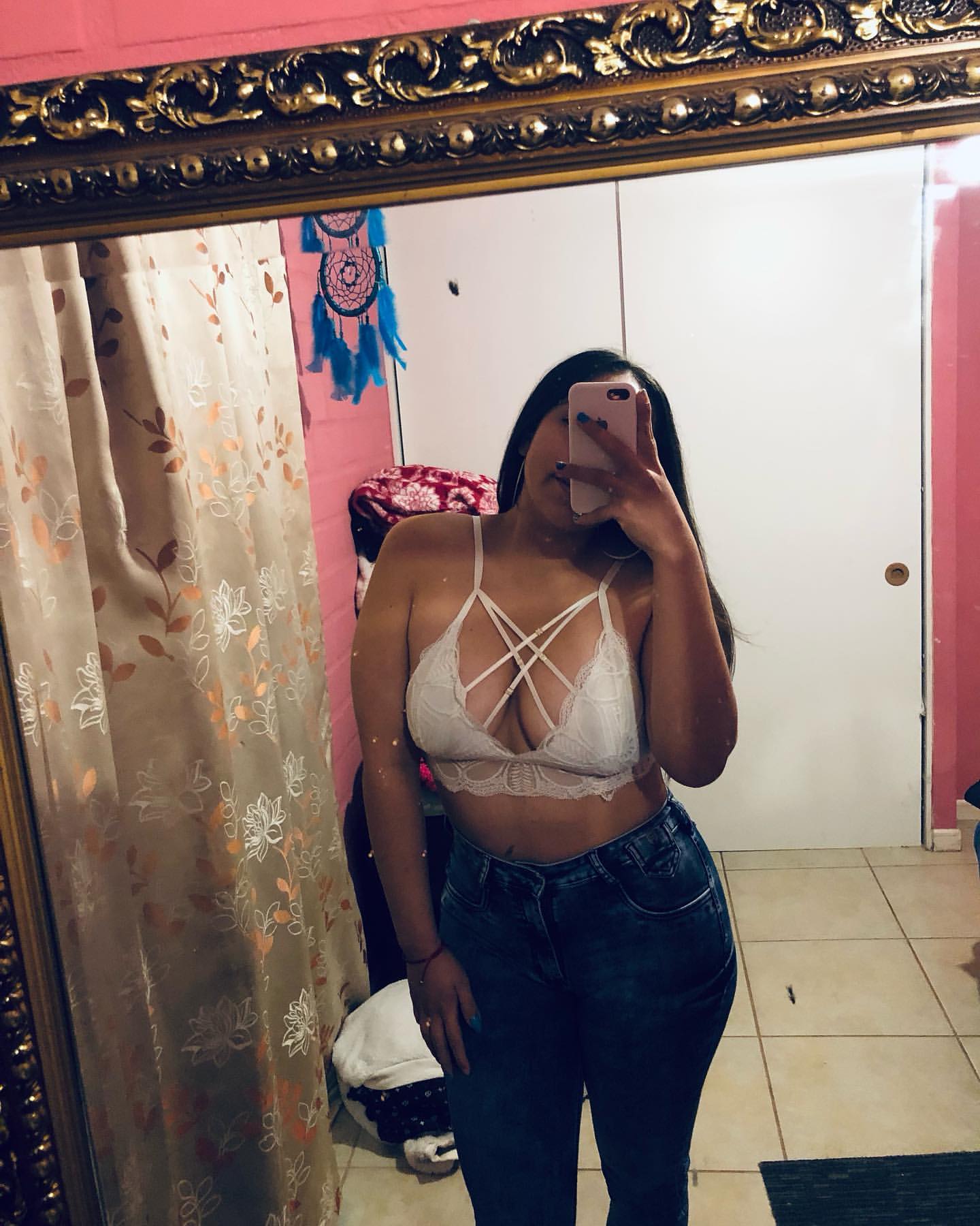 Instagram: daafnee_zf