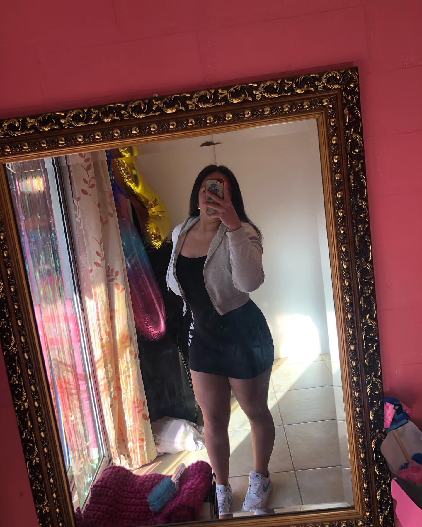 Instagram: daafnee_zf