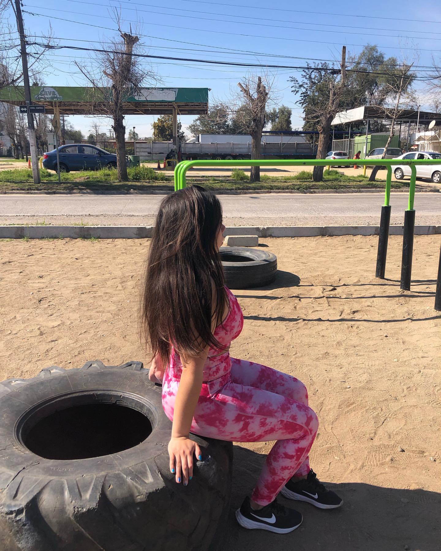 Instagram: daafnee_zf