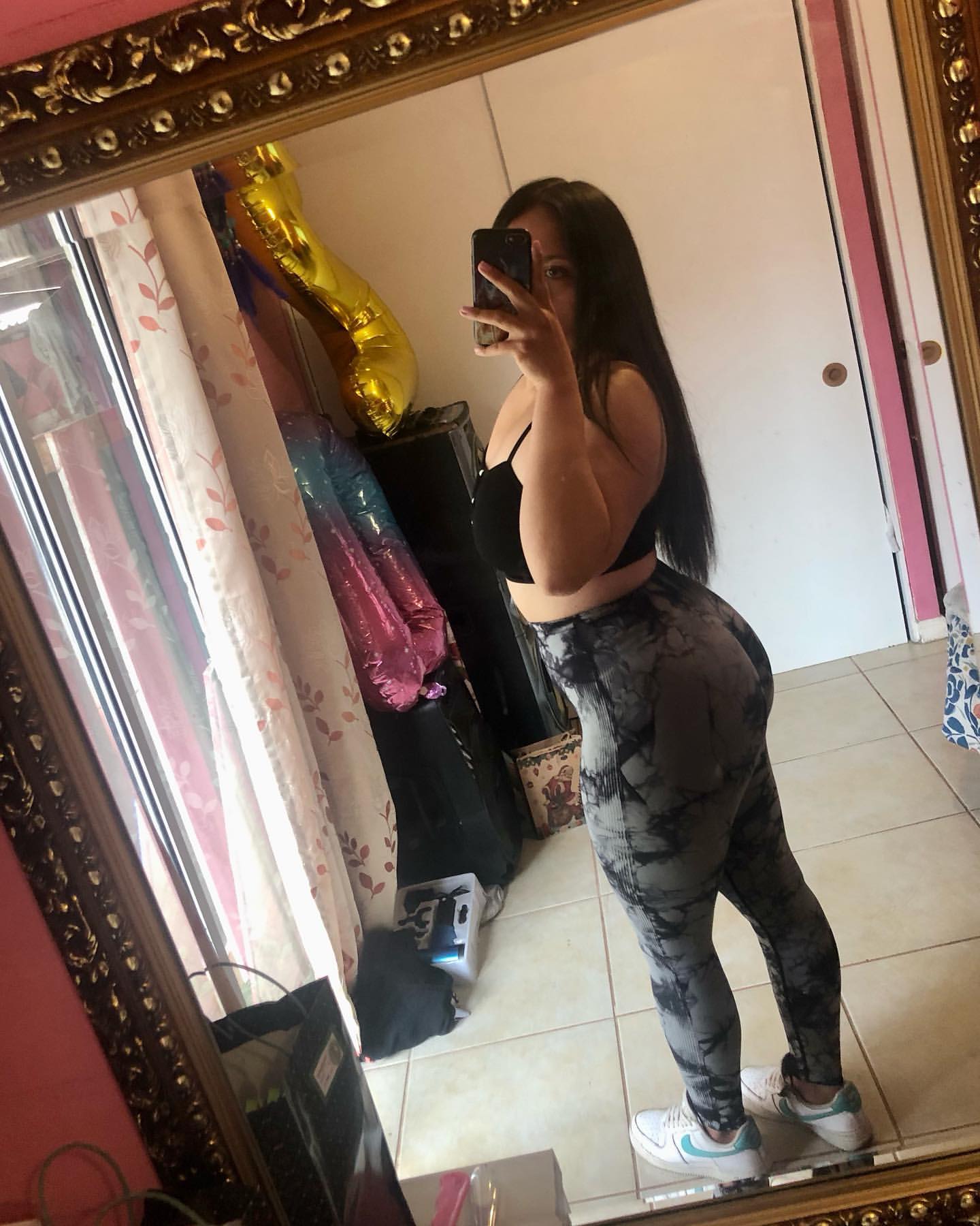 Instagram: daafnee_zf