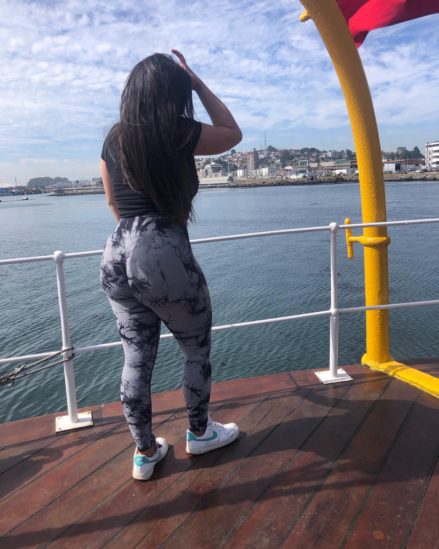 Instagram: daafnee_zf