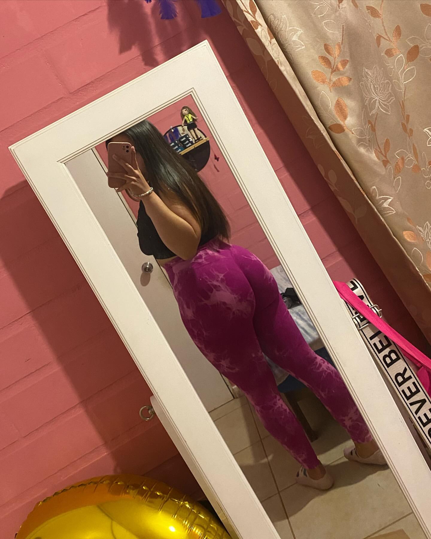 Instagram: daafnee_zf