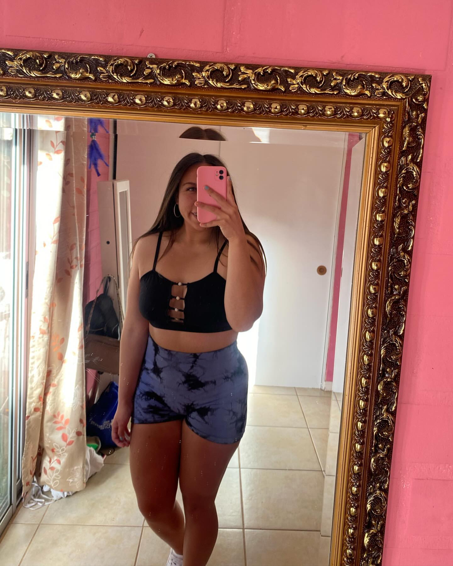 Instagram: daafnee_zf