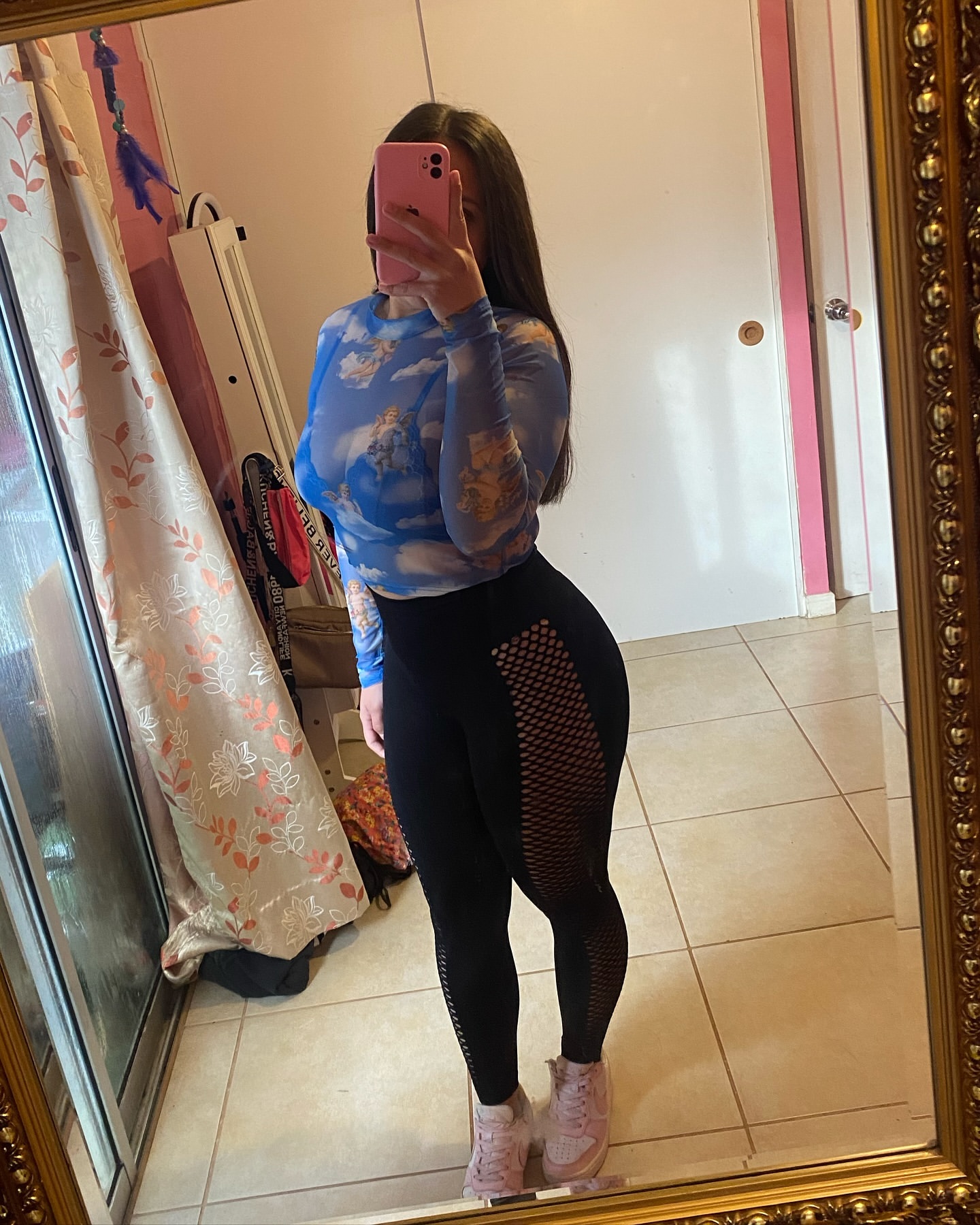 Instagram: daafnee_zf