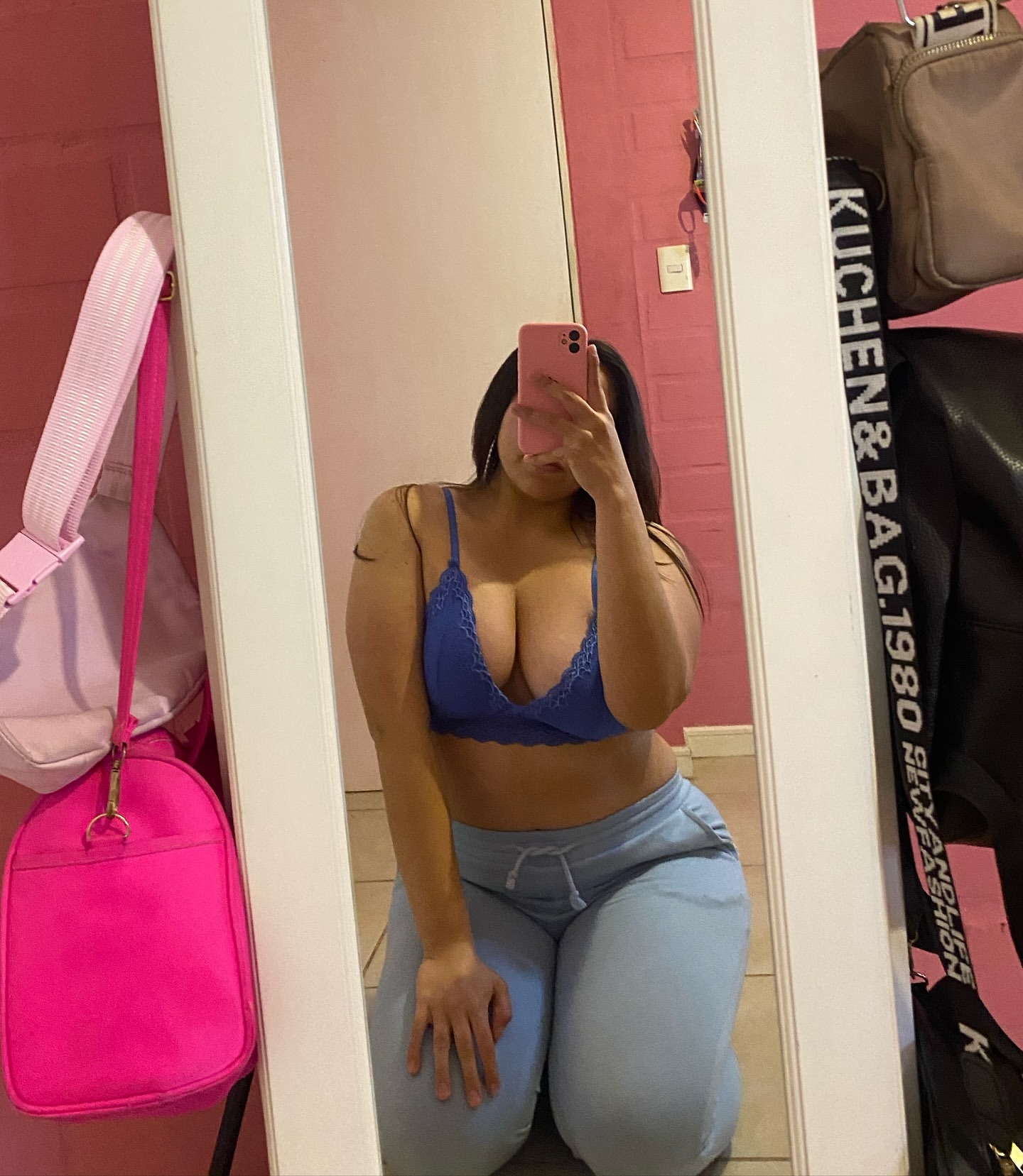 Instagram: daafnee_zf