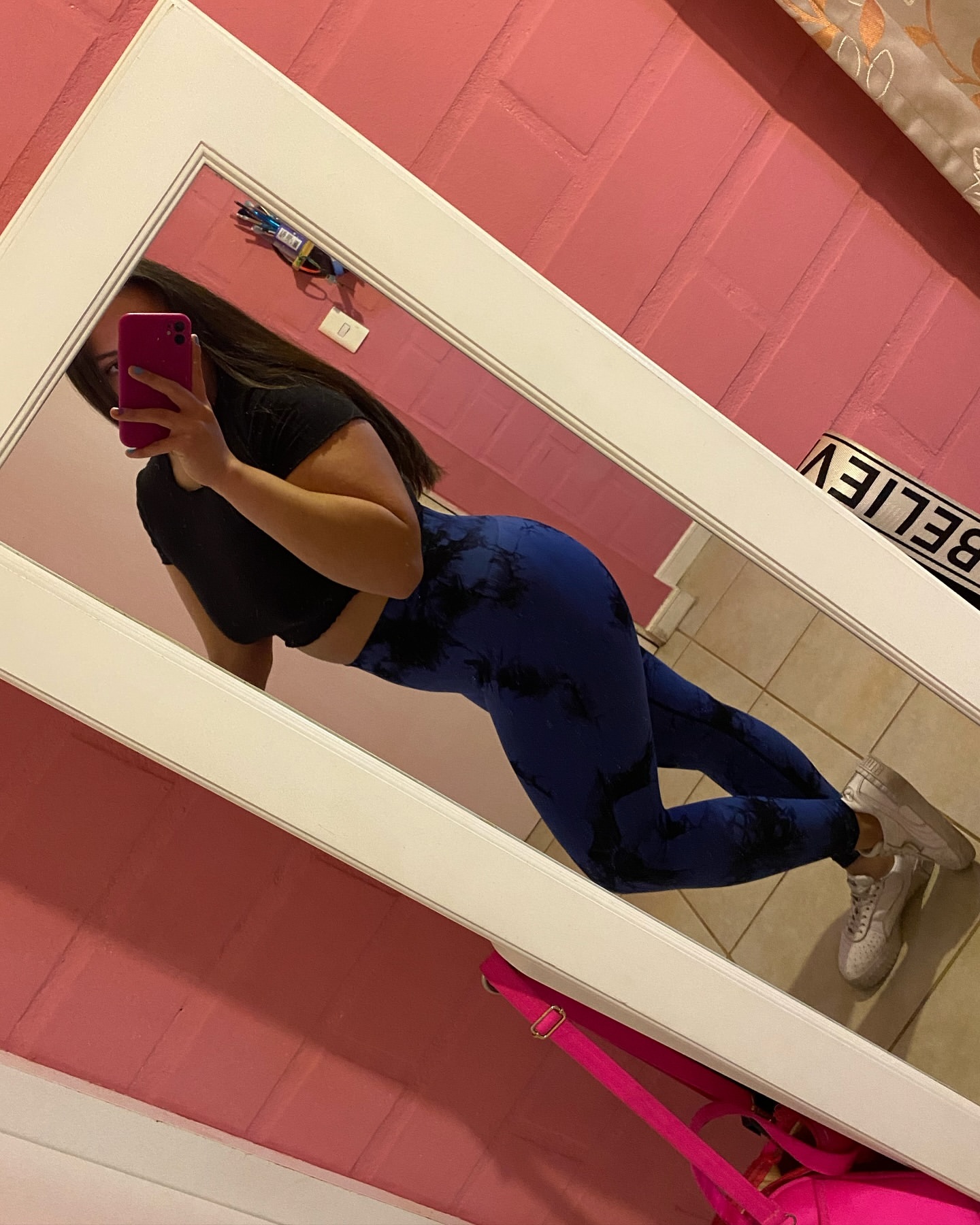 Instagram: daafnee_zf