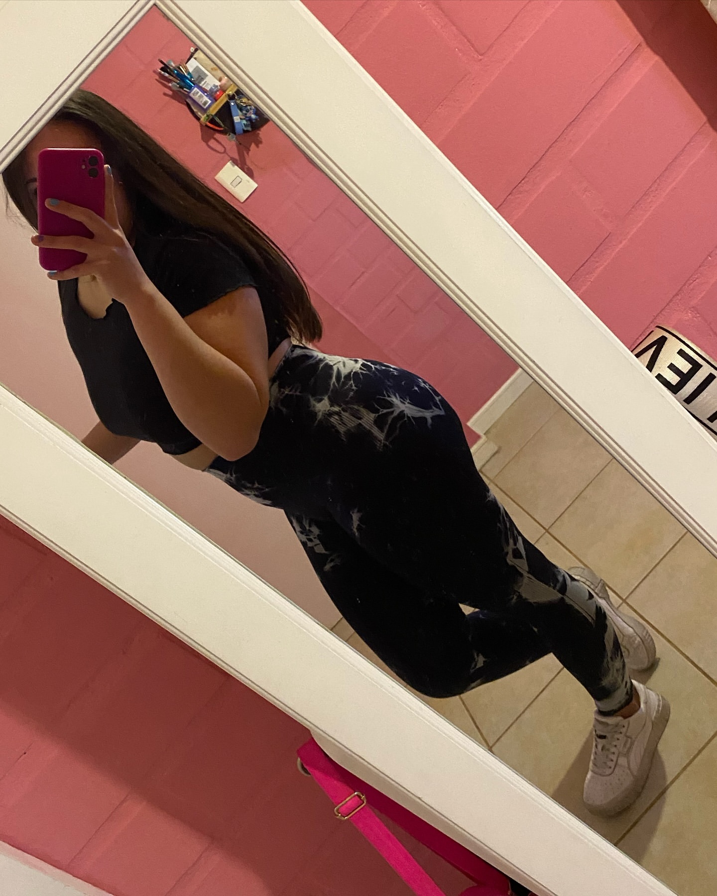 Instagram: daafnee_zf