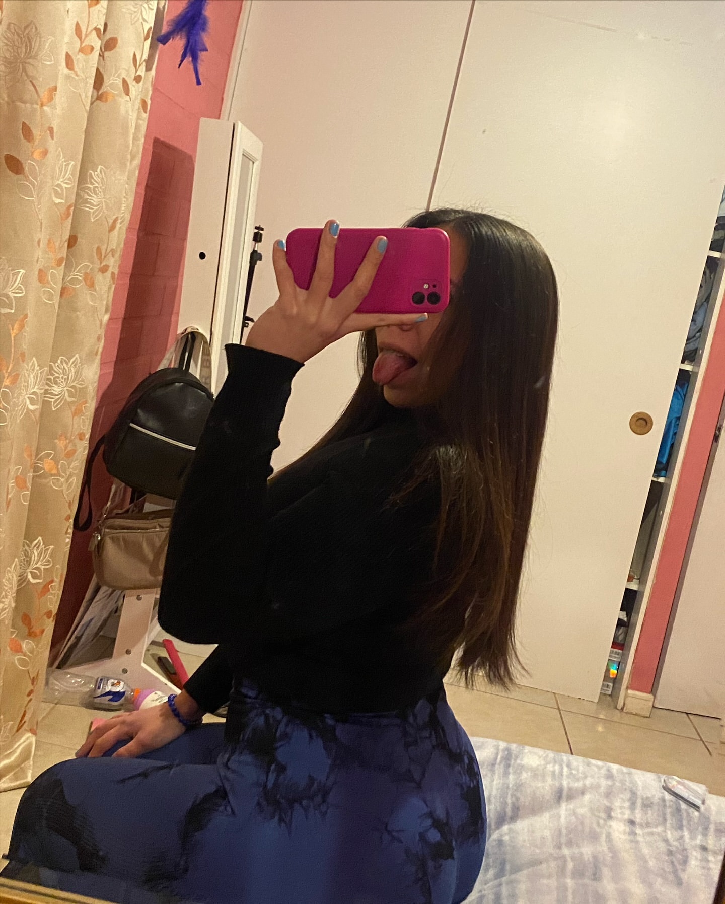 Instagram: daafnee_zf