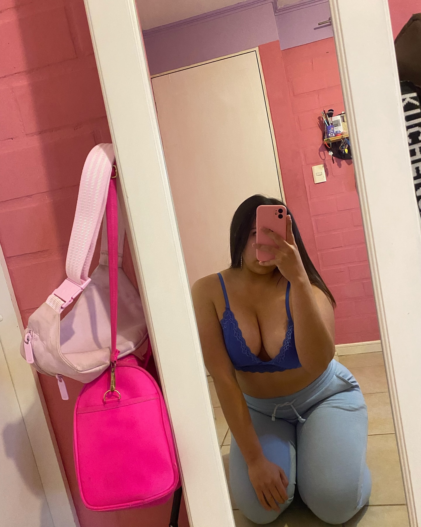 Instagram: daafnee_zf