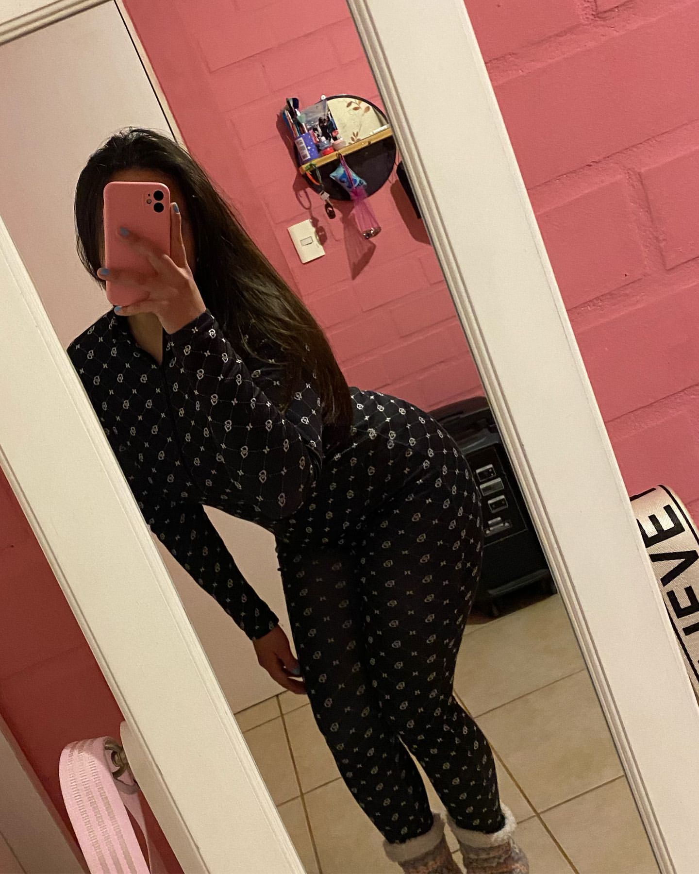 Instagram: daafnee_zf