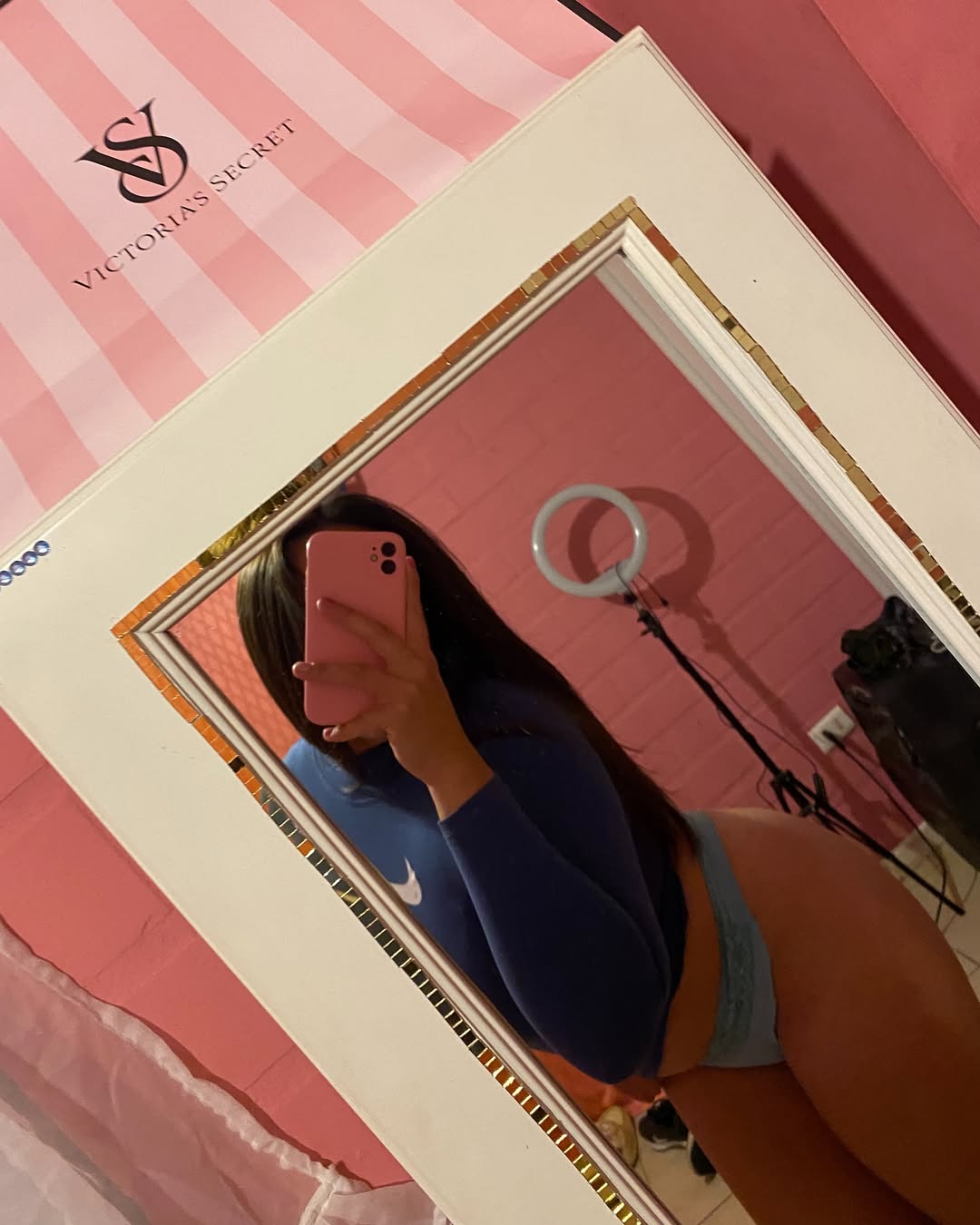 Instagram: daafnee_zf