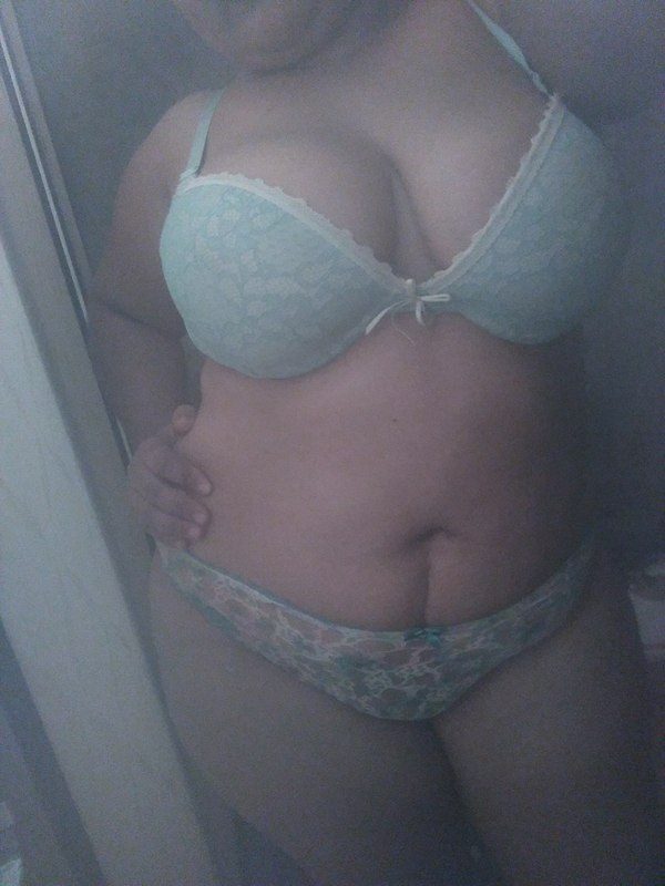 Una gordita tetona clásico bien cachonda