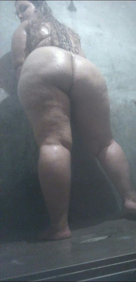 Una gordita tetona clásico bien cachonda