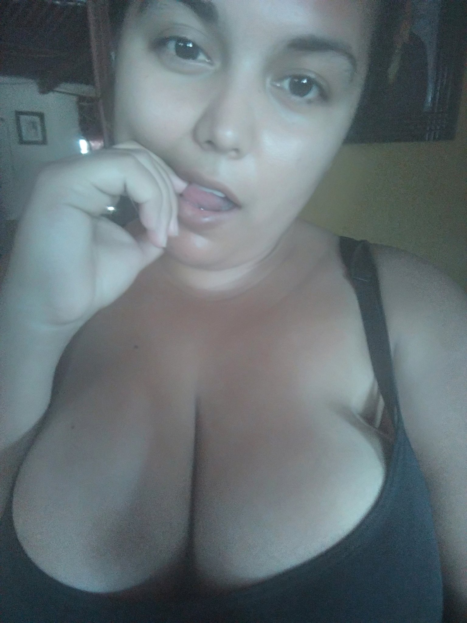 Una gordita tetona clásico bien cachonda