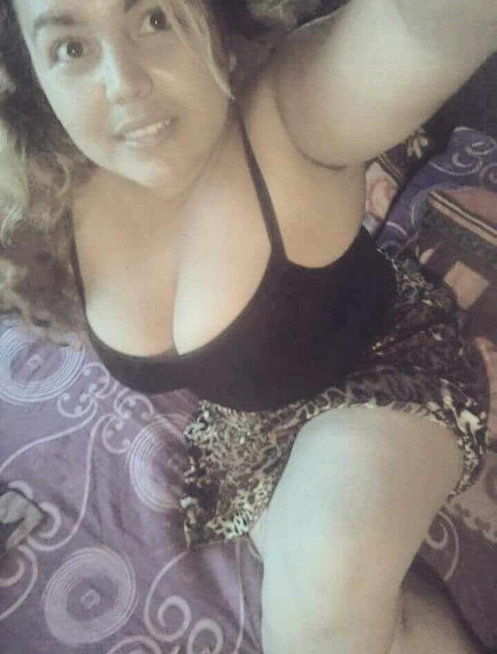 Una gordita tetona clásico bien cachonda