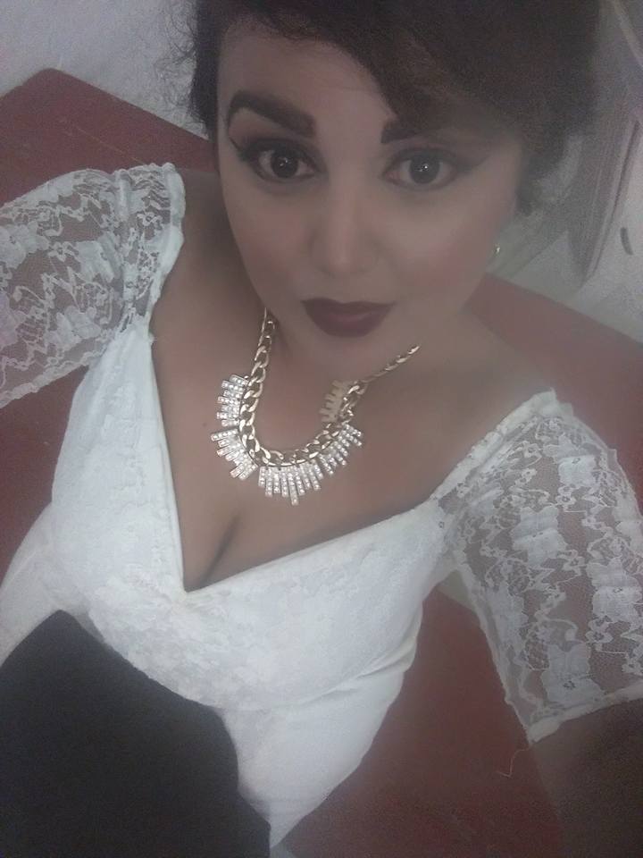 Una gordita tetona clásico bien cachonda