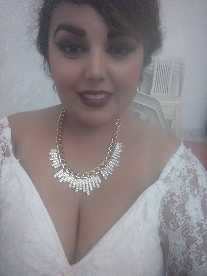 Una gordita tetona clásico bien cachonda