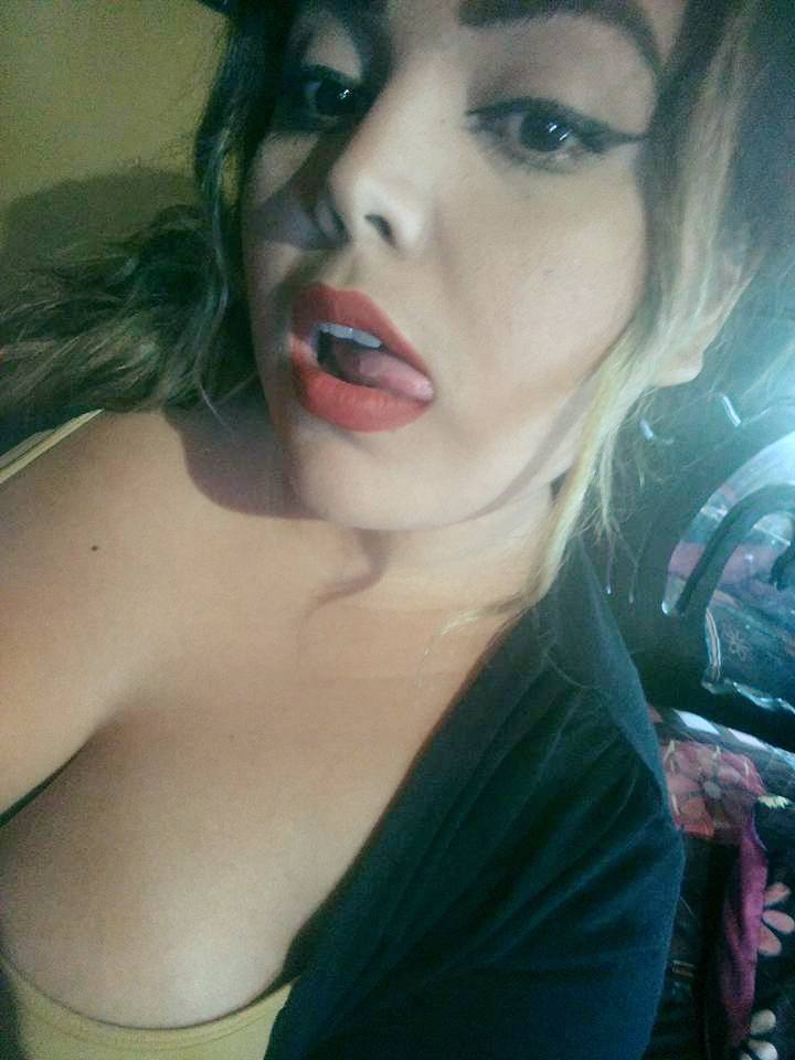 Una gordita tetona clásico bien cachonda