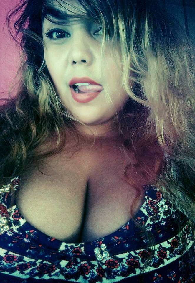 Una gordita tetona clásico bien cachonda