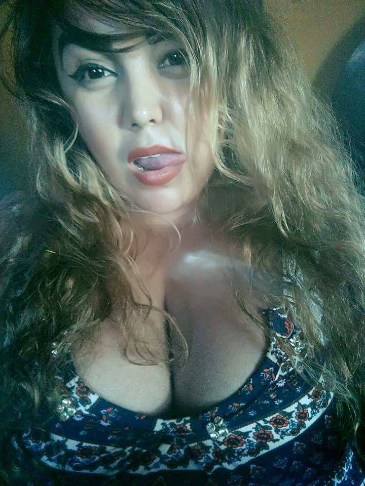 Una gordita tetona clásico bien cachonda