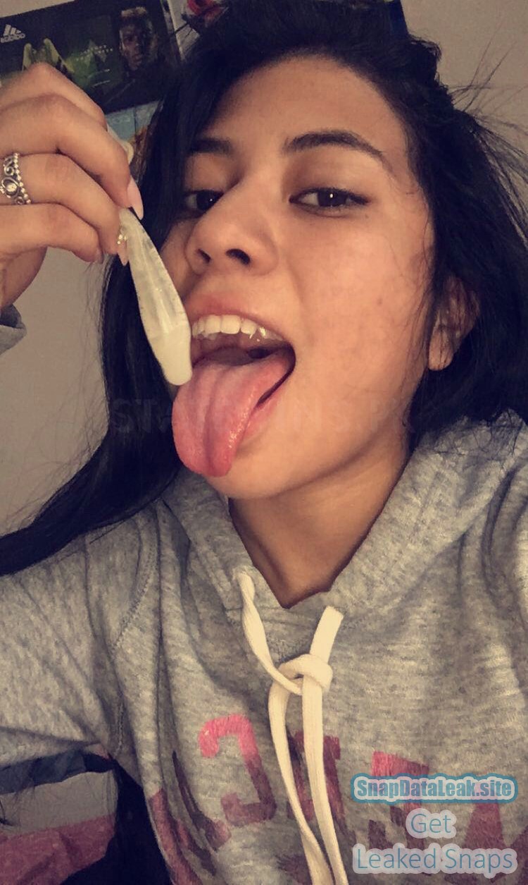 College slut Alyssa leaked nudes exposed