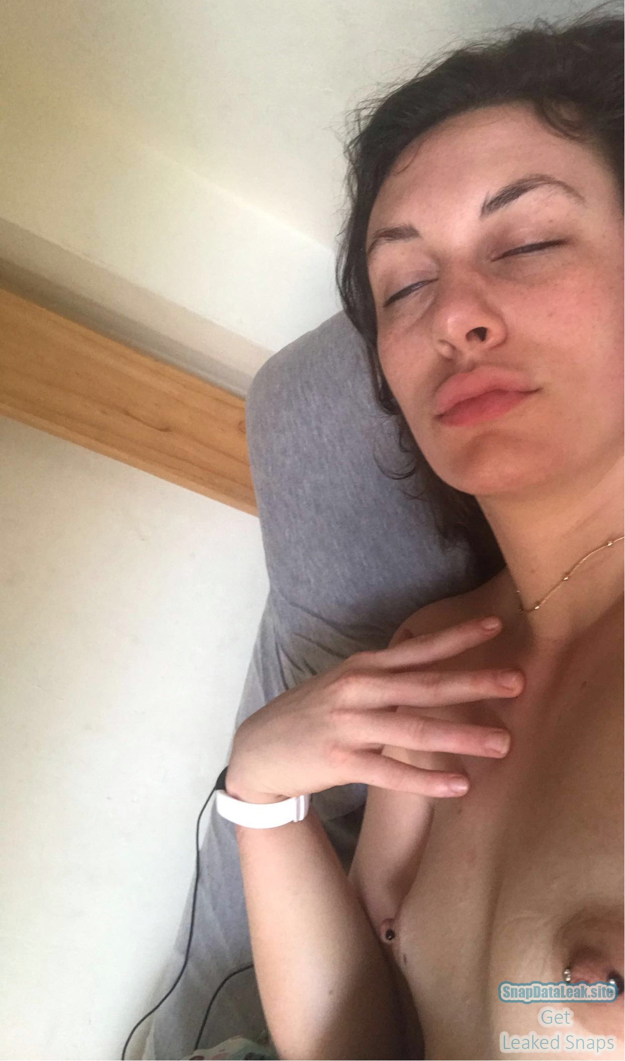 18 yo Sister in laws nudes perfect tits leaked snap nudes