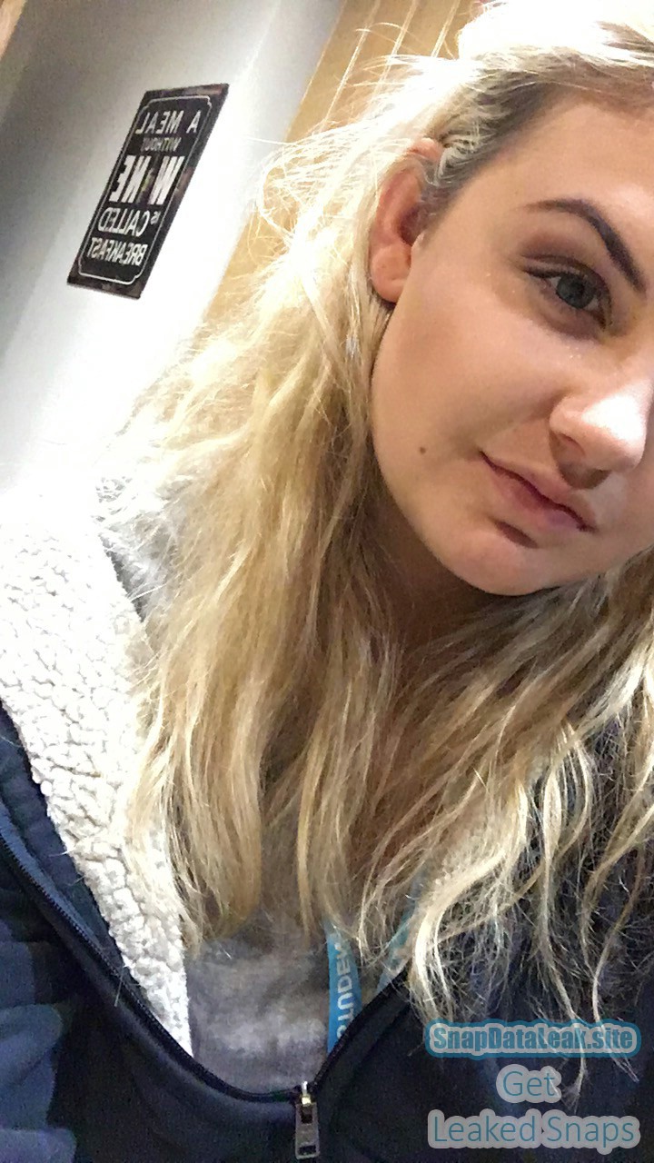 Thick blonde Teasing gets her Snap Leaked