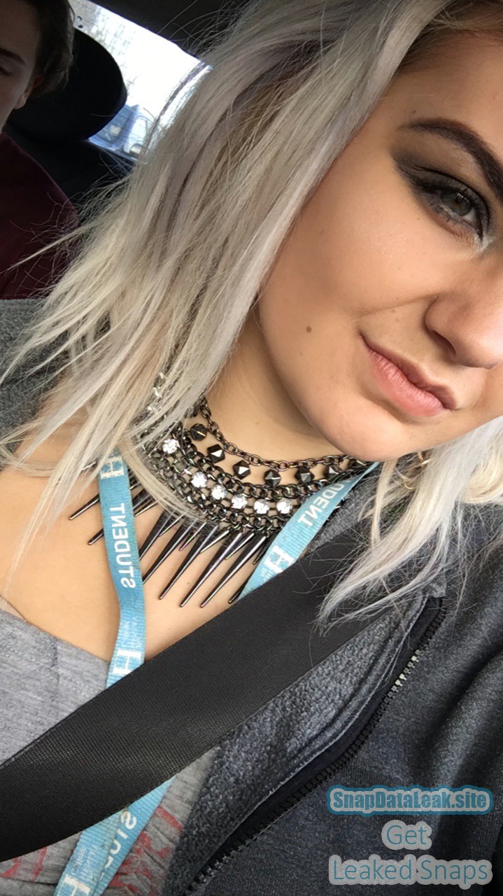 Thick blonde Teasing gets her Snap Leaked