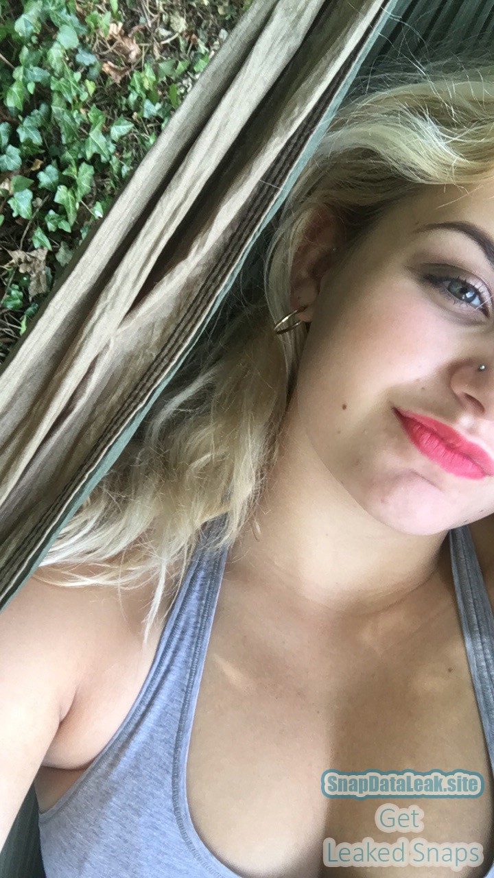 Thick blonde Teasing gets her Snap Leaked