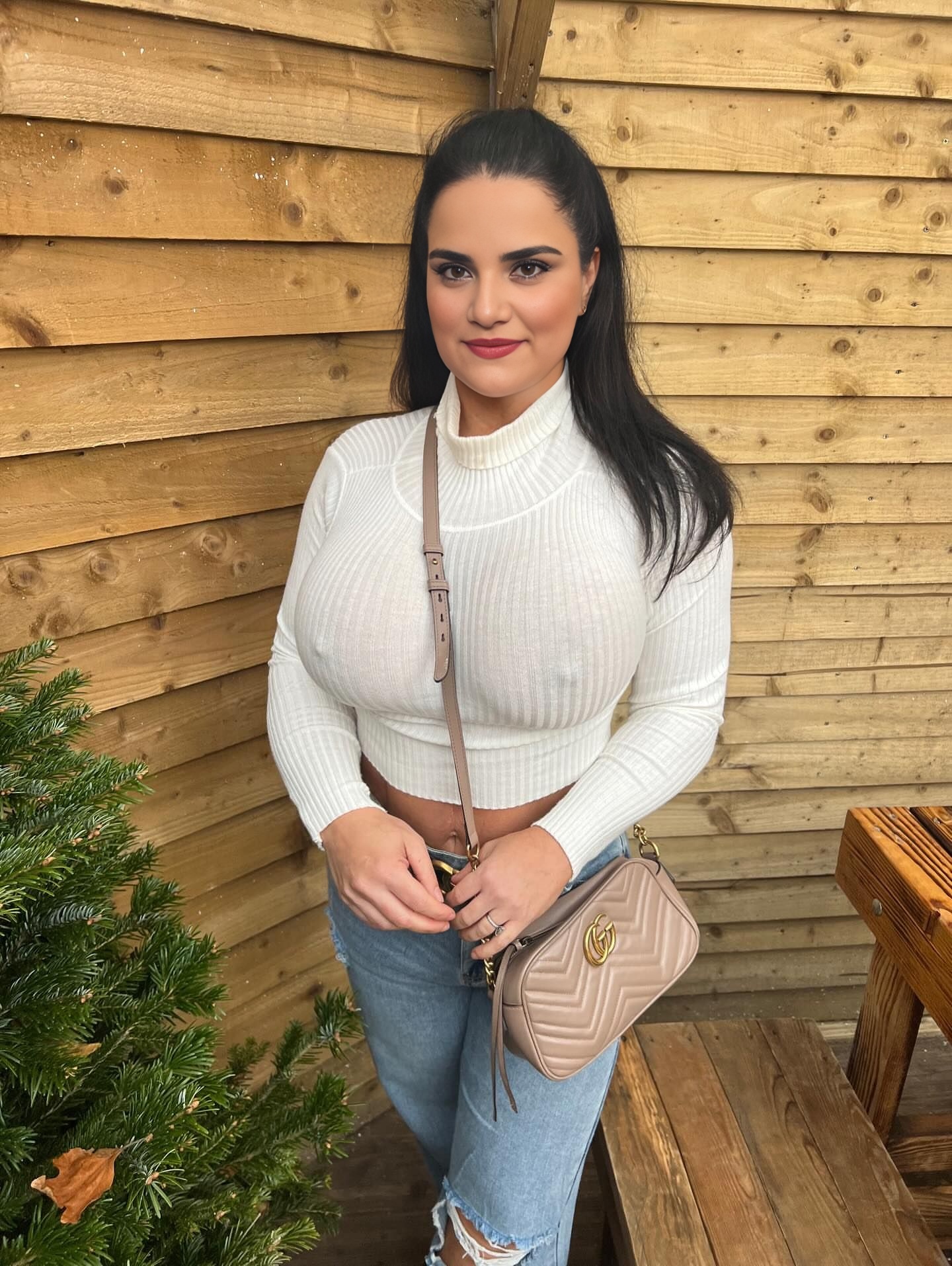 Amarjeet NRI Desi Indian bhabi show her Boobs