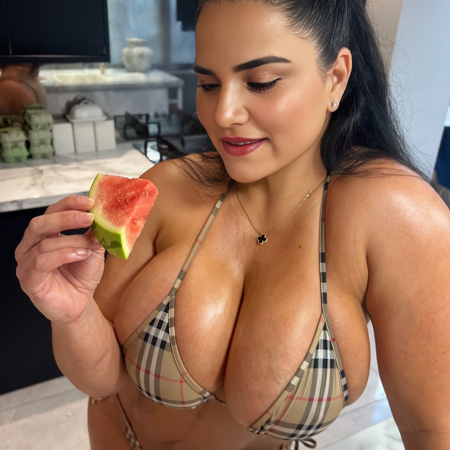 Amarjeet NRI Desi Indian bhabi show her Boobs