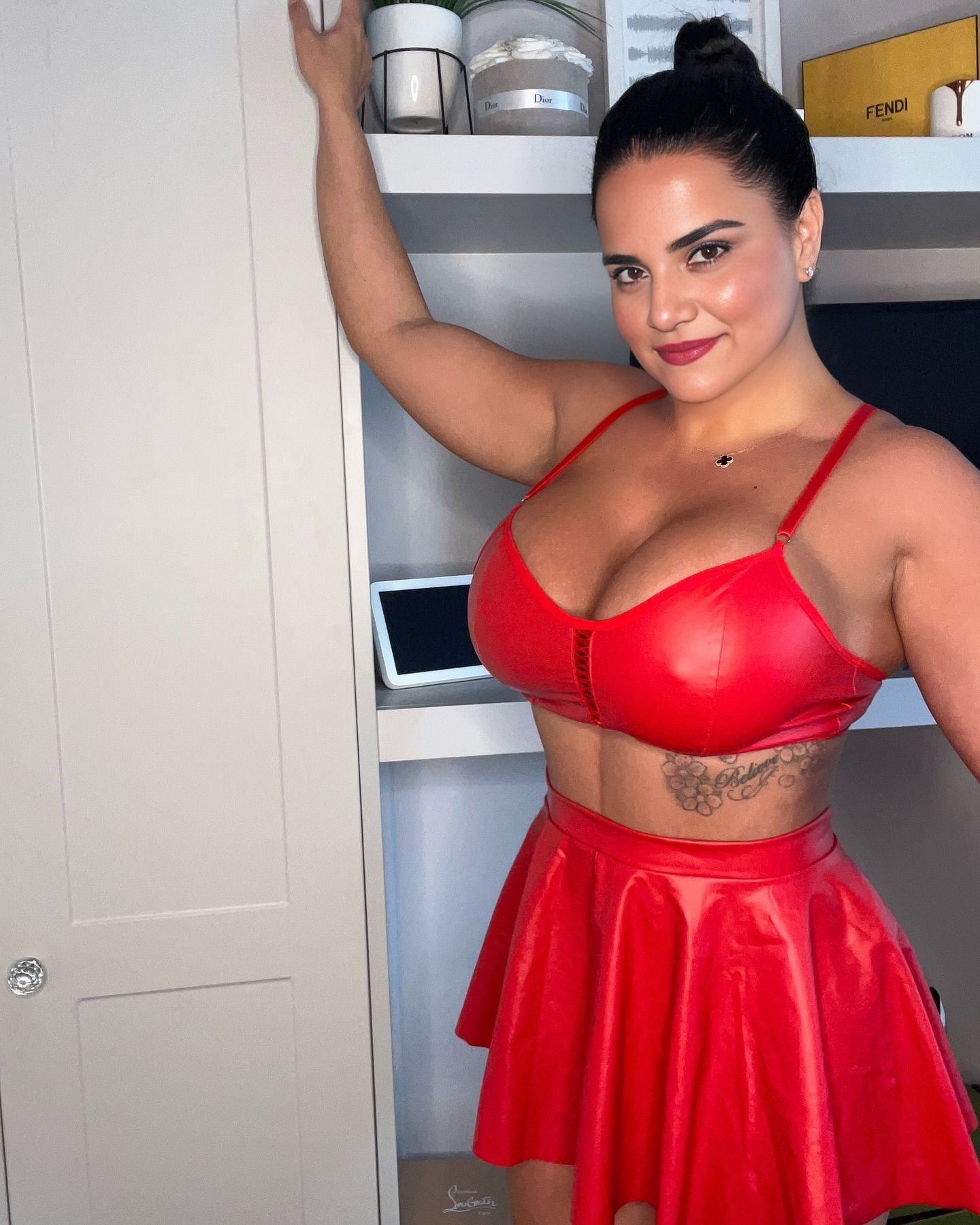 Amarjeet NRI Desi Indian bhabi show her Boobs