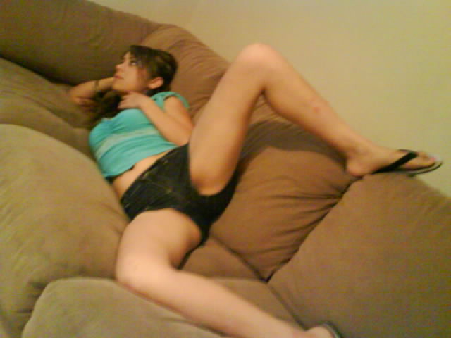 Cuando su mama no esta puteando en el sofa