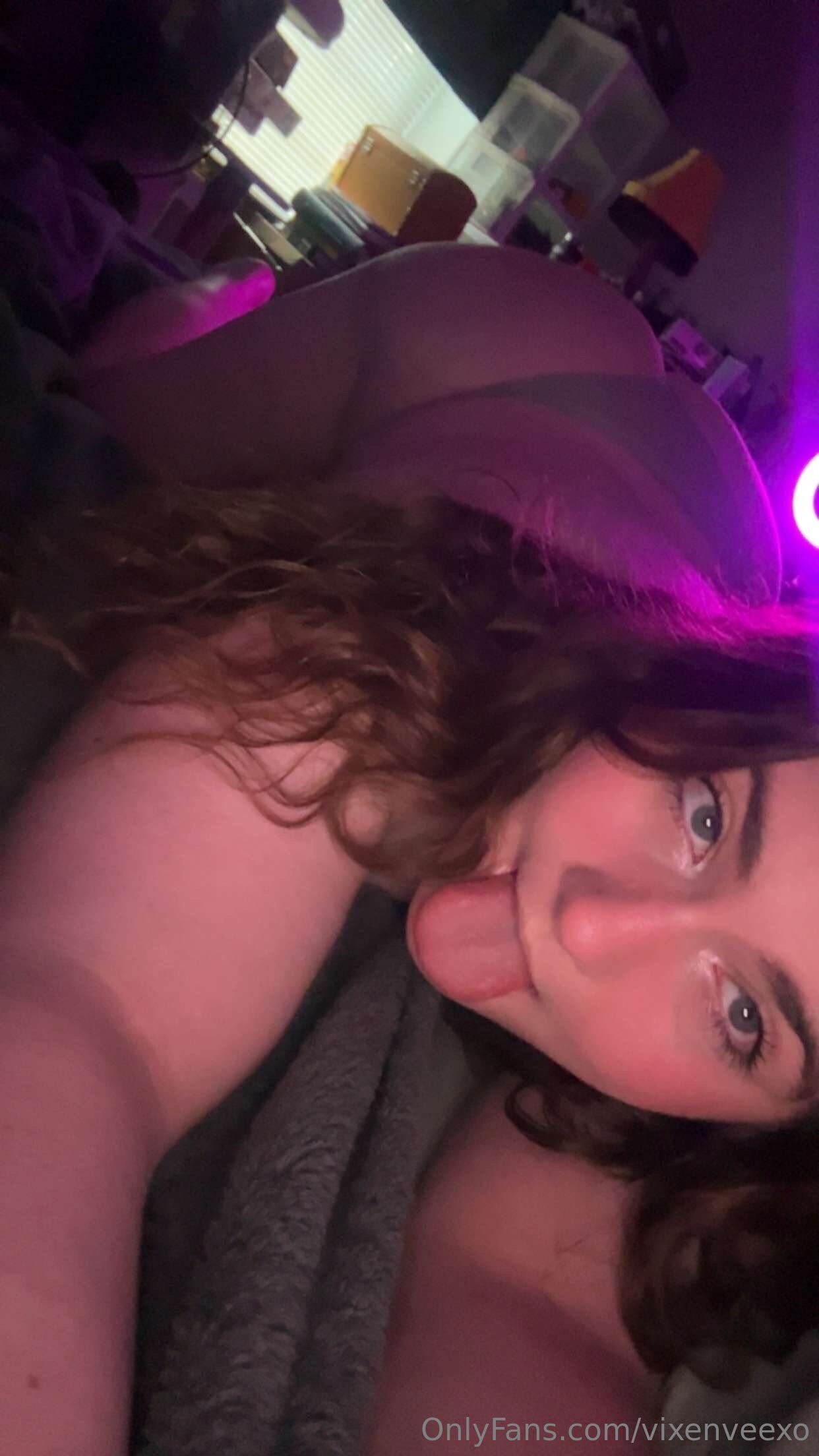 Cute slut with huge ass and tits