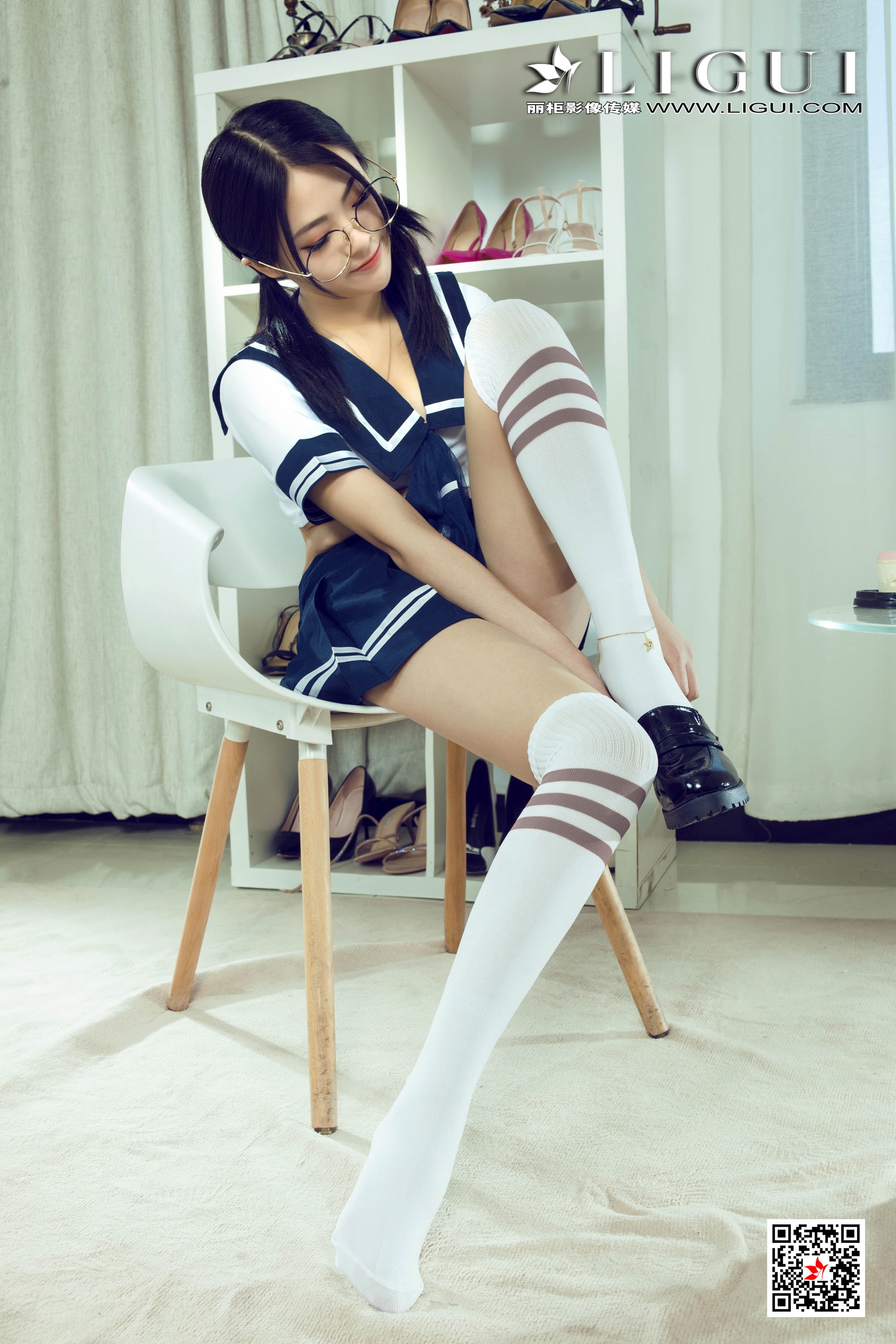 pretty lady dirty feet 180