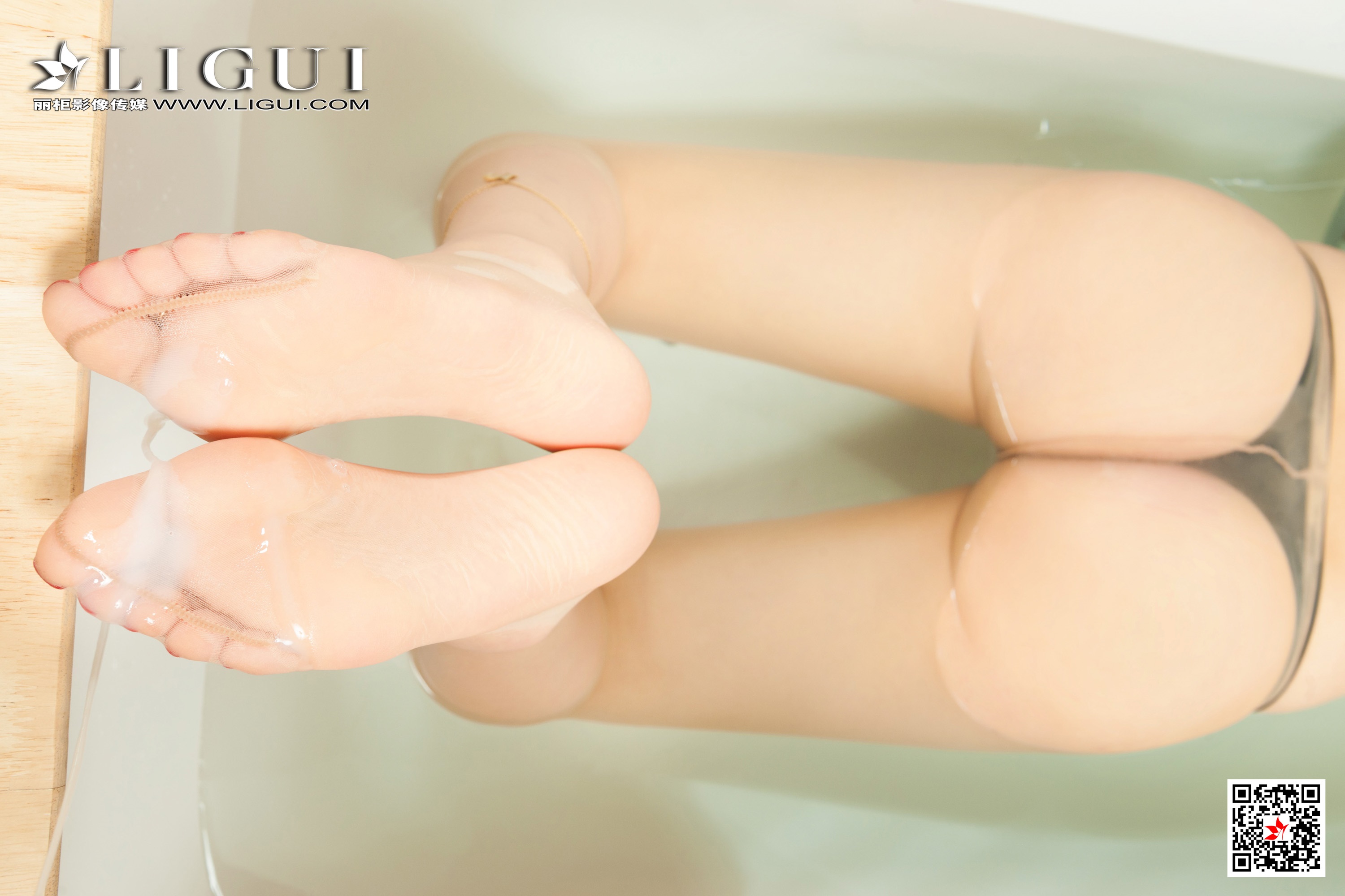 pretty lady dirty feet 181