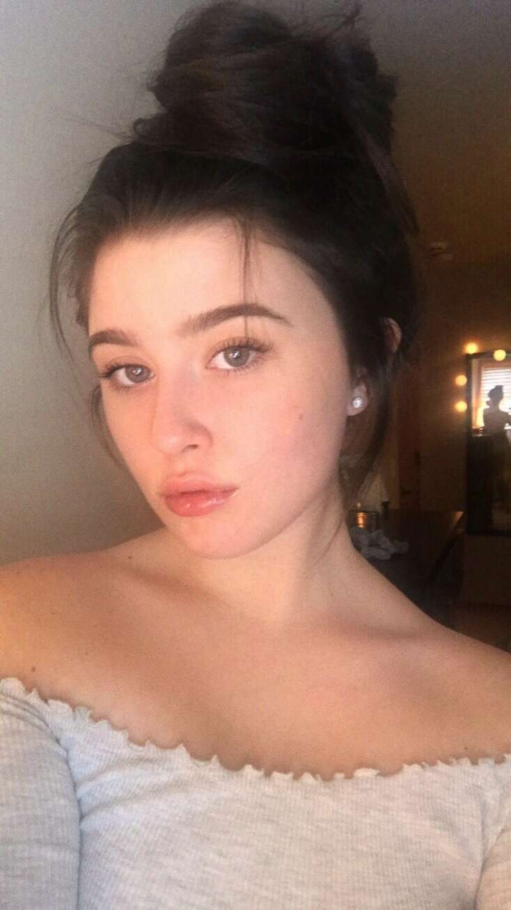 Fit dark haired college baddie selfies