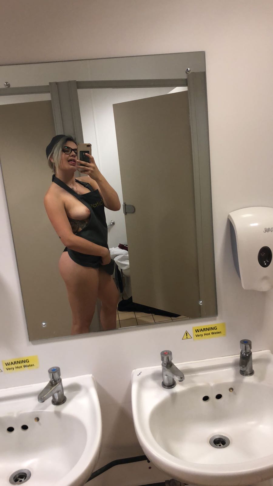 Hot blonde tiktok slut loves to show off
