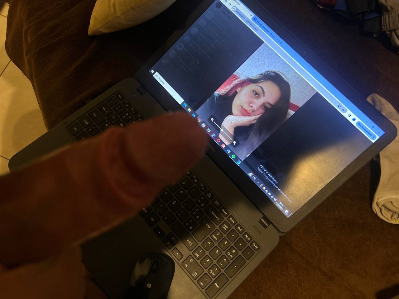 Mirella putinha safada – pack de tributos e gozadas vazado