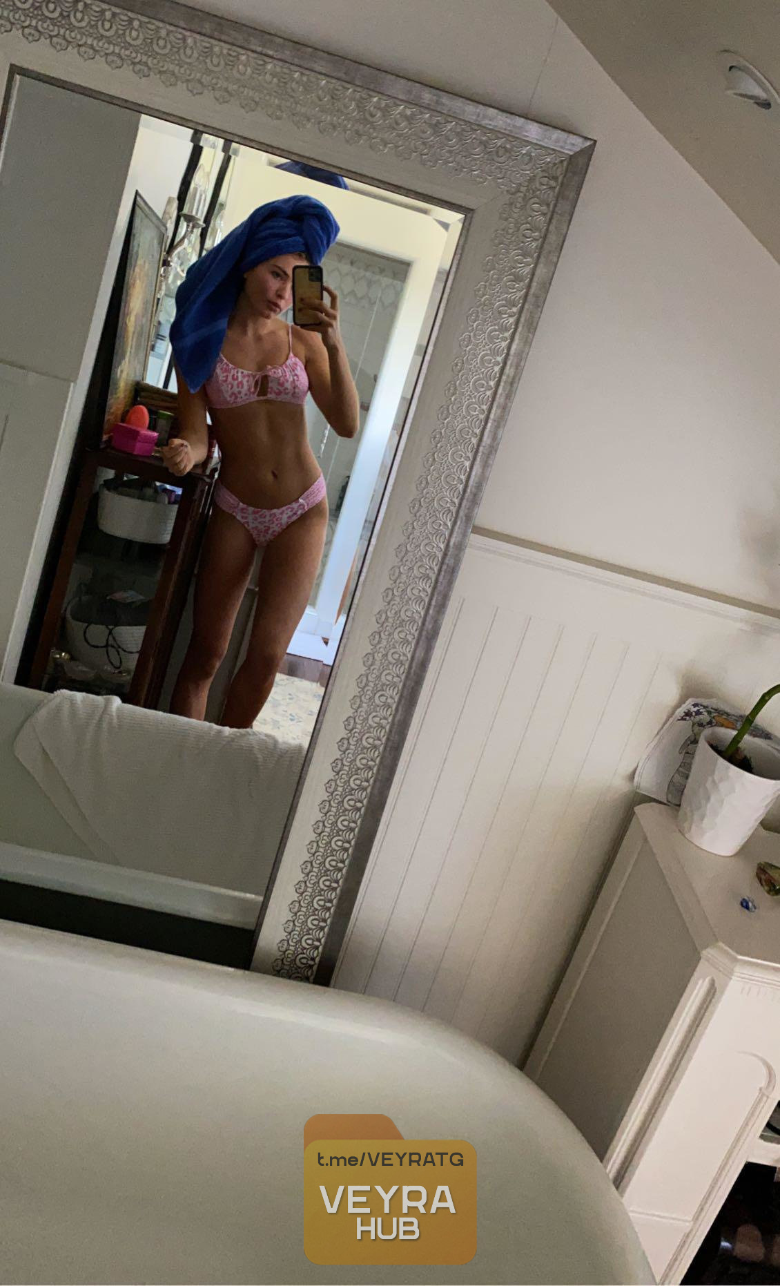 Hot lady Vaughn Dore