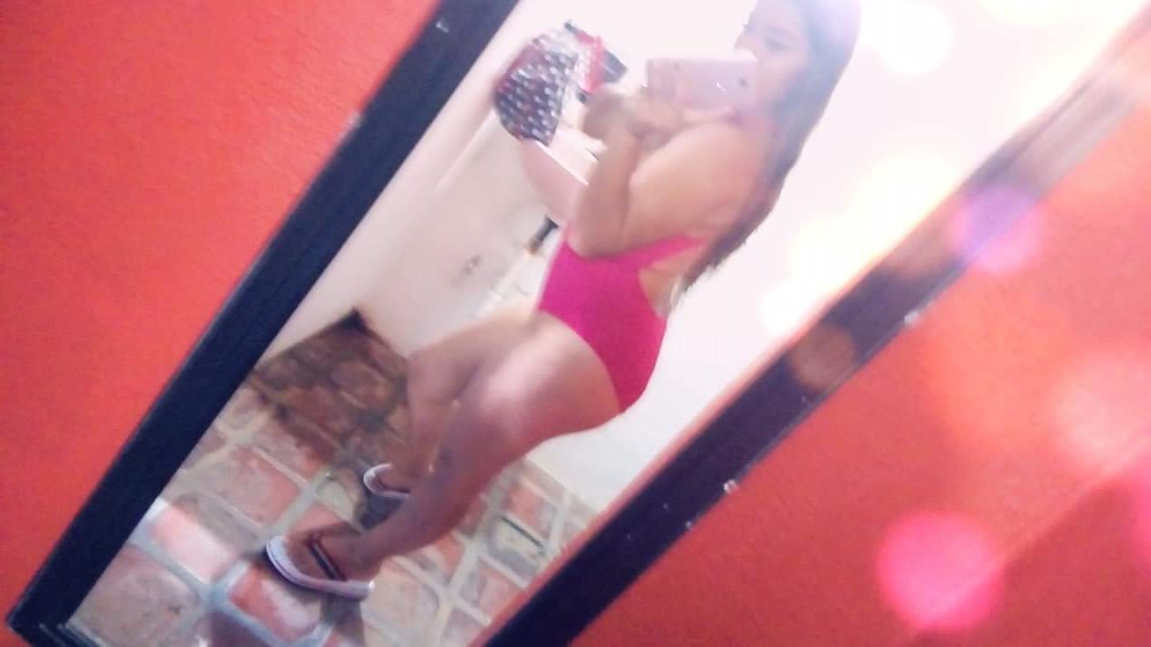 Bikini rosa de la Adilene