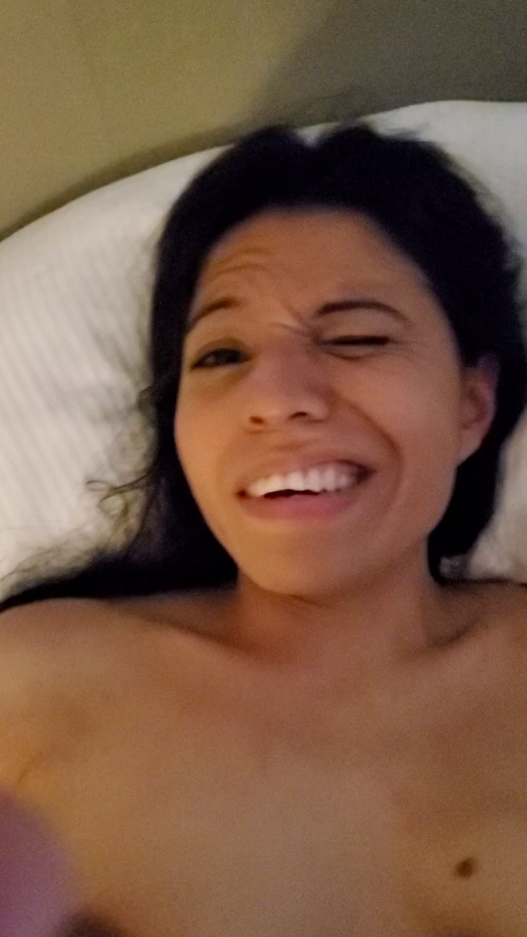 Daniela Duran loves showing off her naked body on webcam sho