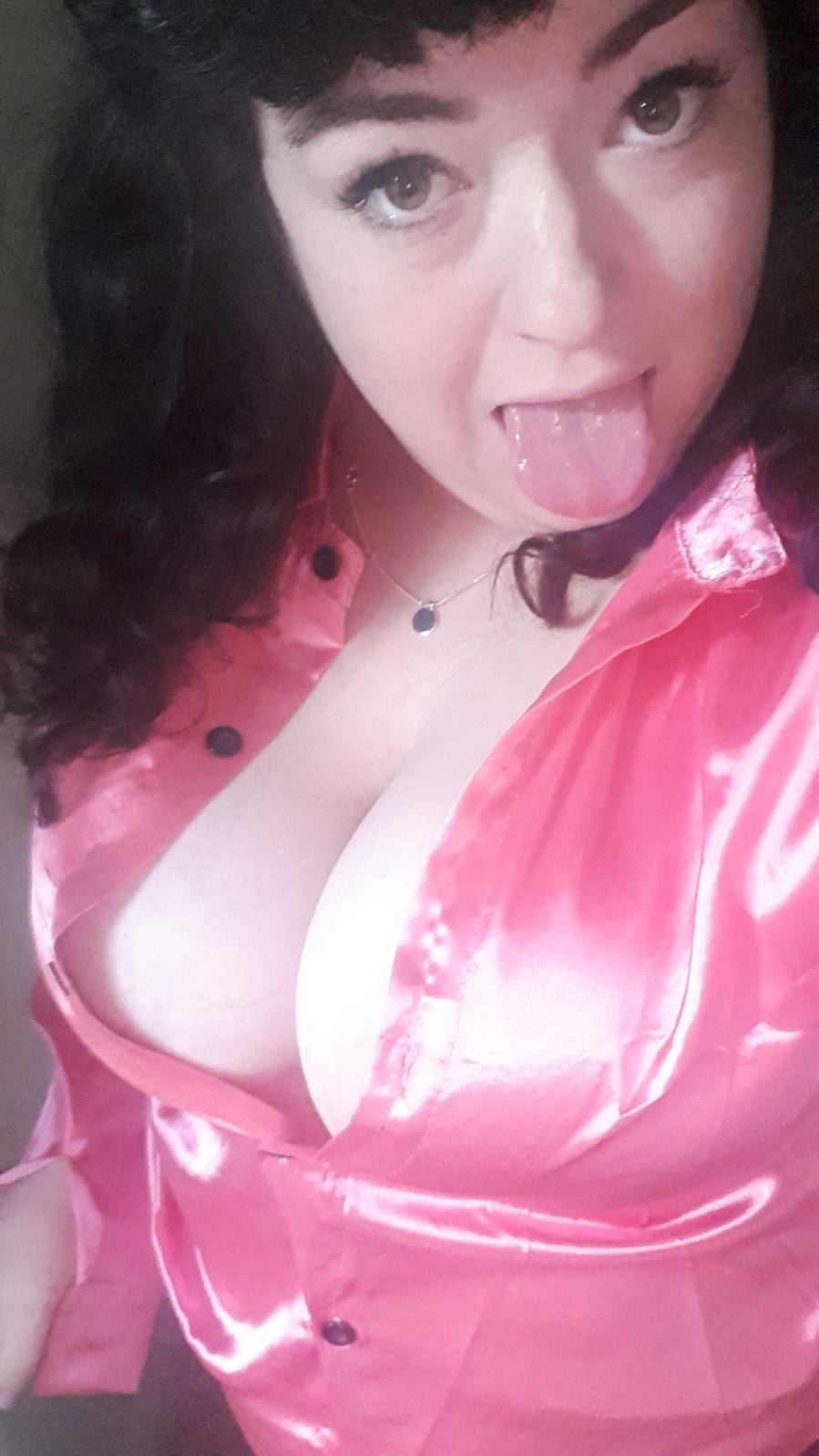 Chubby slut loves to show off