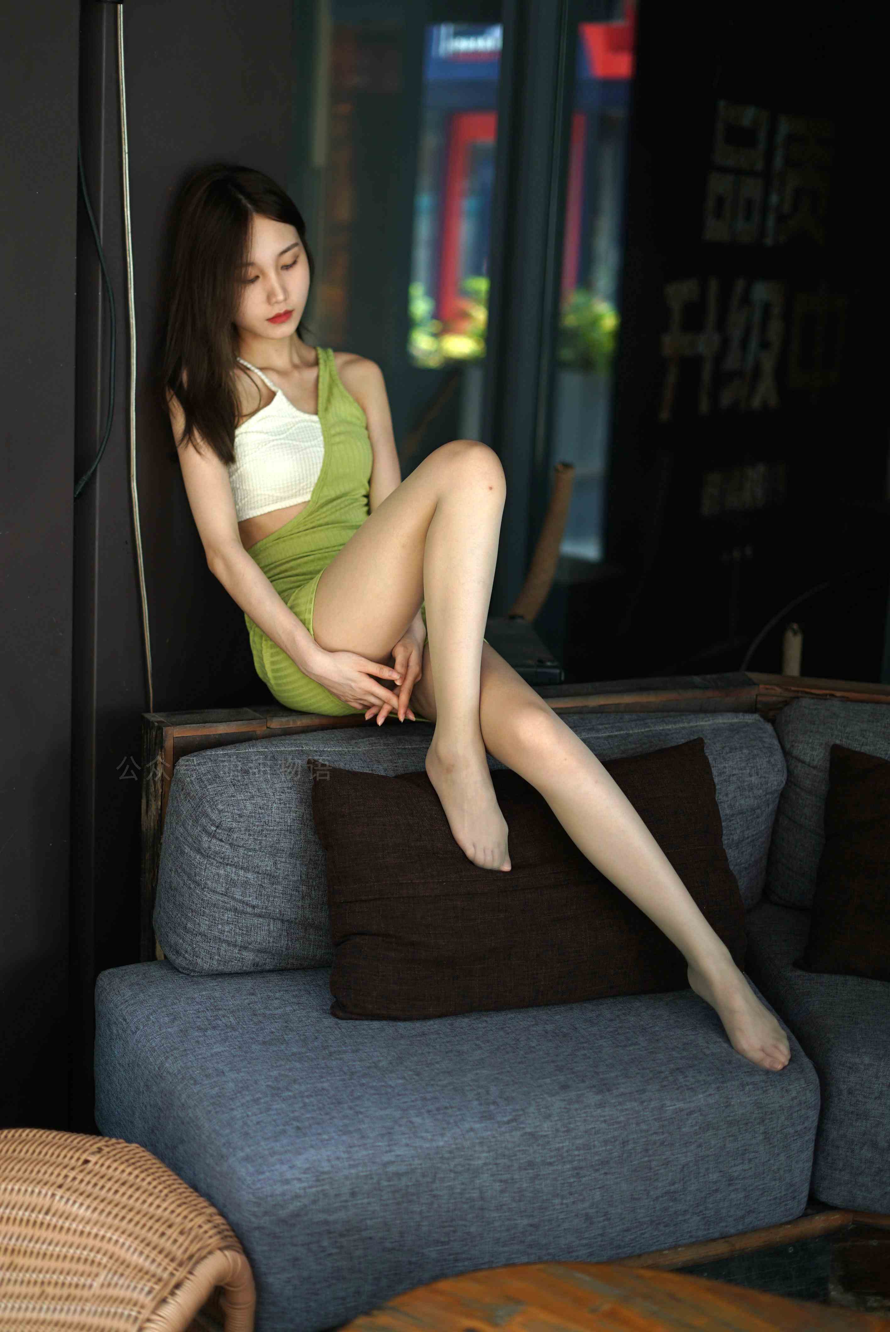 China Beauty Legs and feet 1686