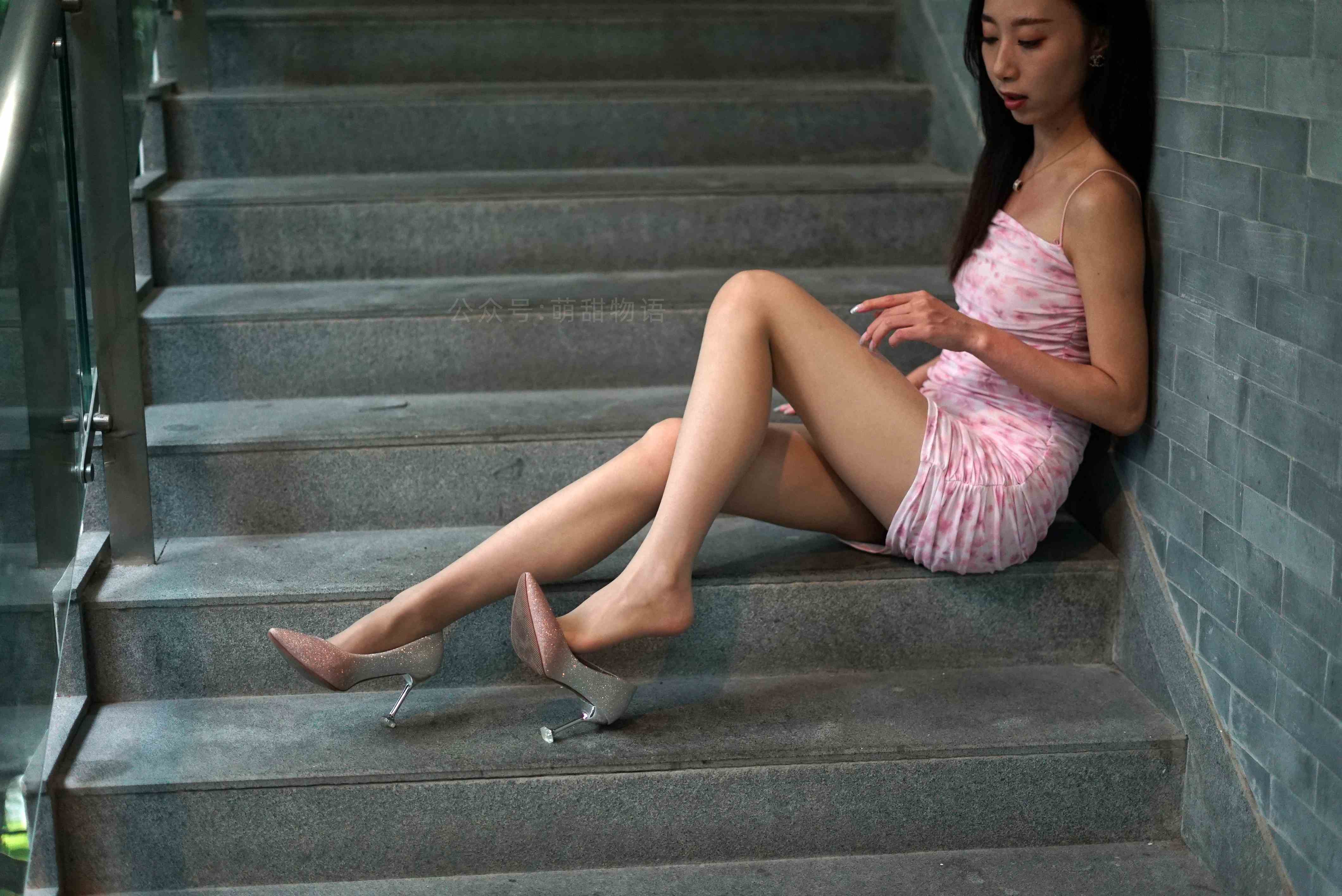 China Beauty Legs and feet 1689