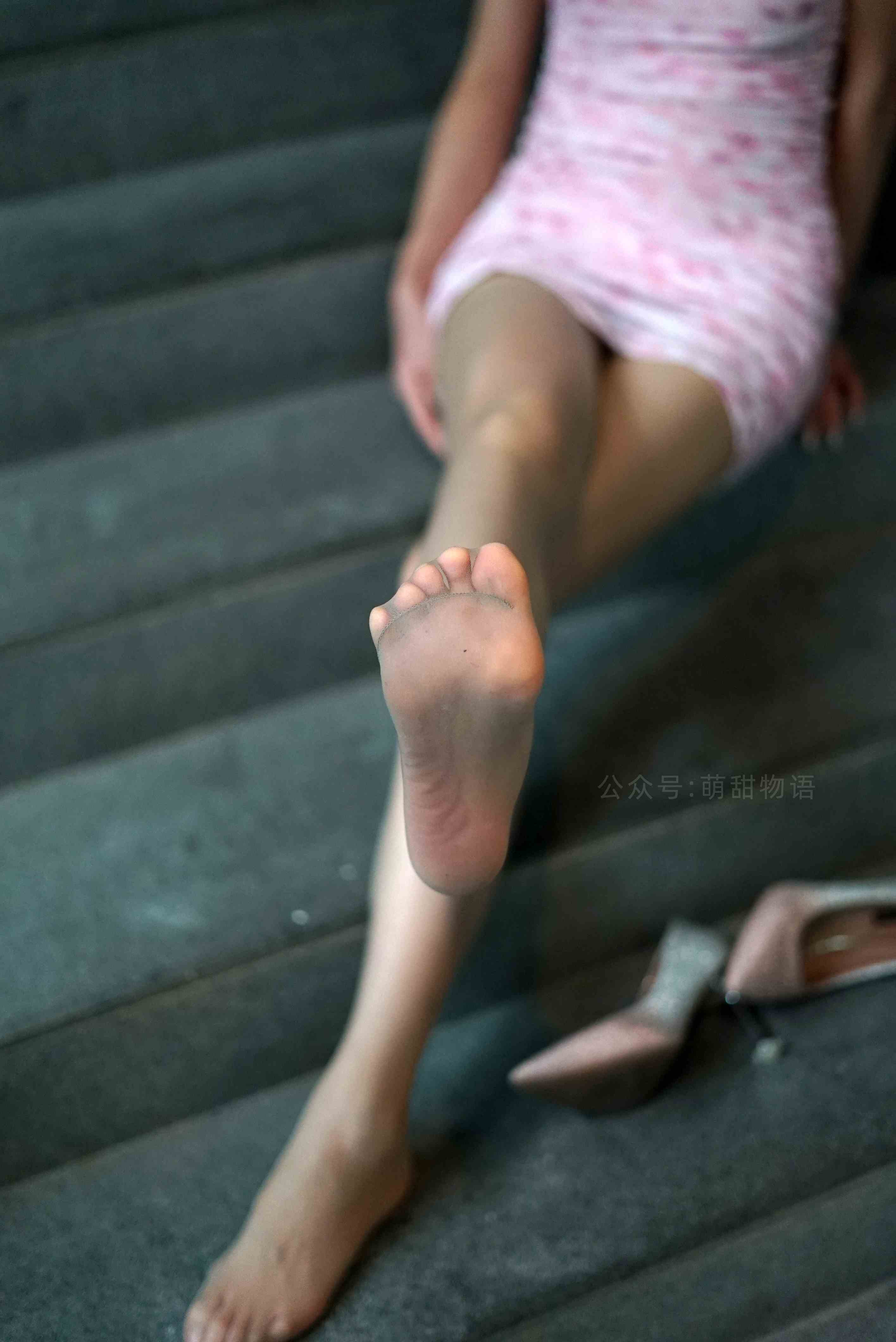 China Beauty Legs and feet 1689