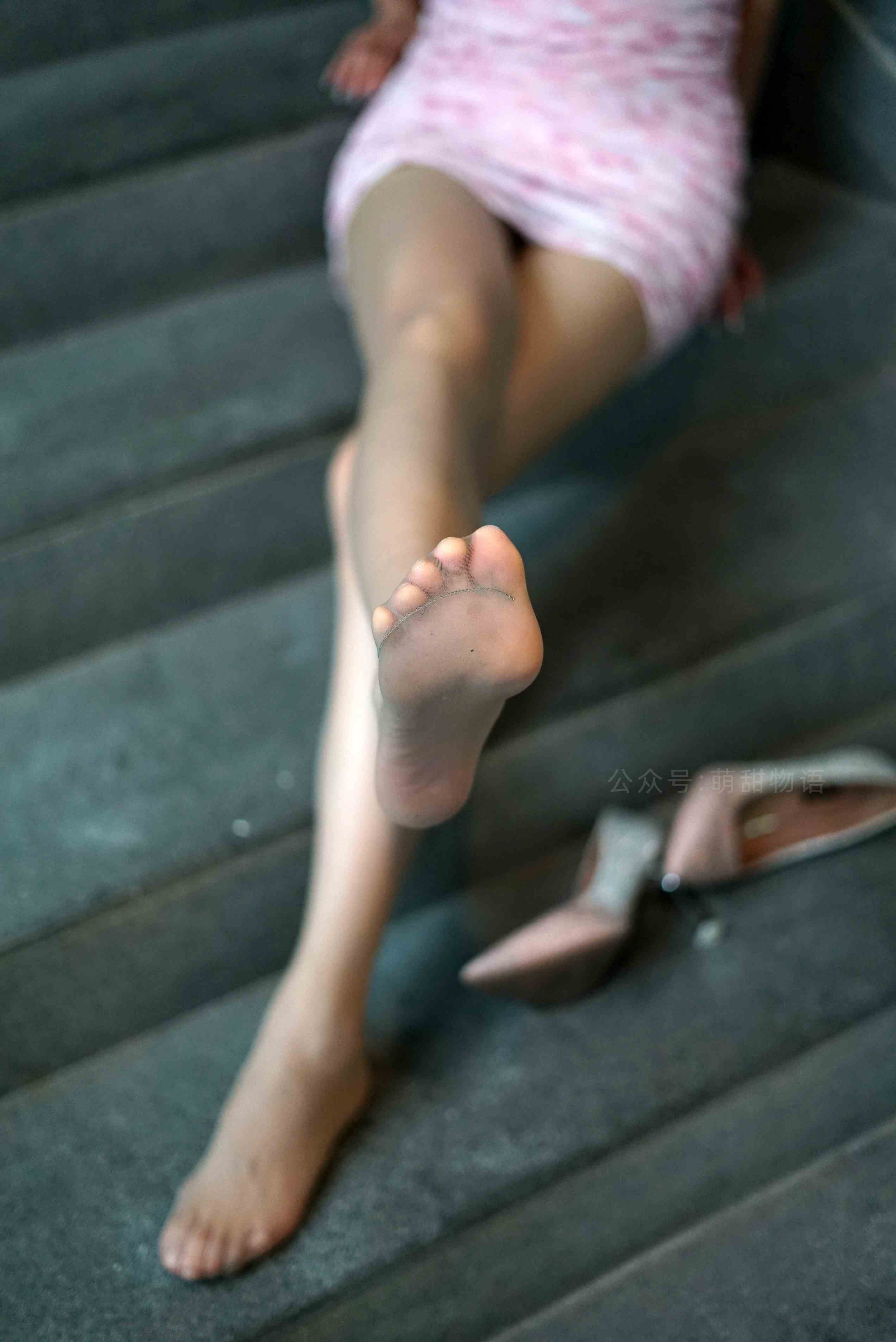 China Beauty Legs and feet 1689